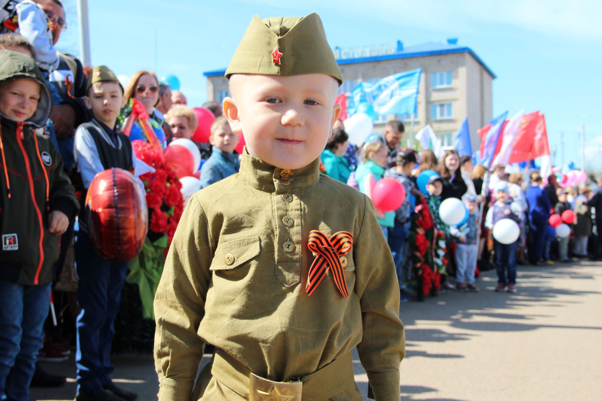 В Чистополе состоялся торжественный митинг к Дню Победы (фоторепортаж)