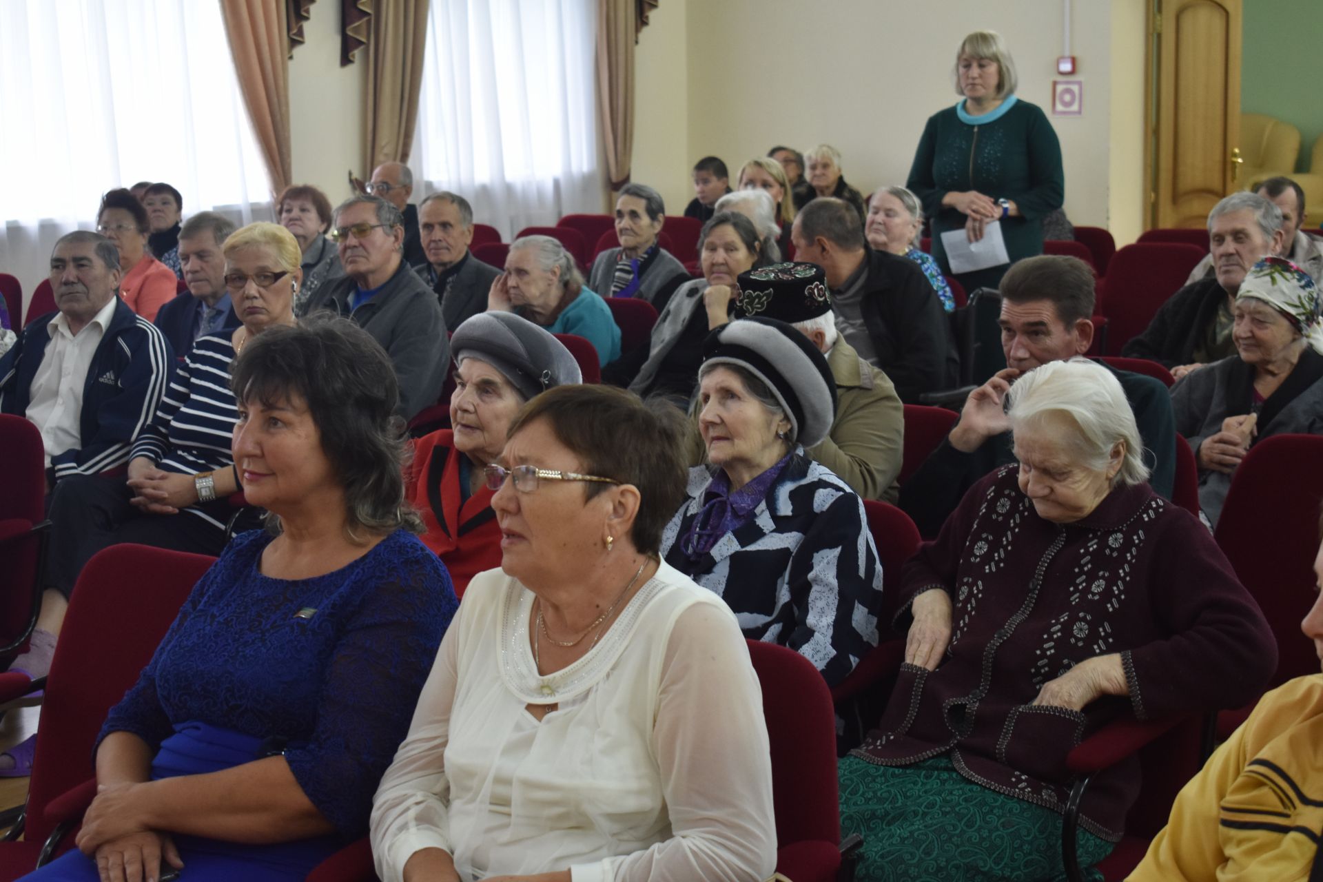 Чистопольцев поздравили с Международным днем пожилого человека (фоторепортаж)