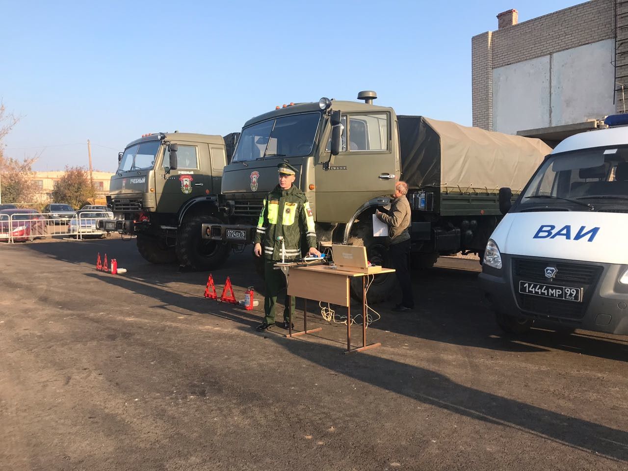 На заметку военным водителям. Курсанты чистопольской школы ДОСААФ встретились с инспектором военной автомобильной инспекции