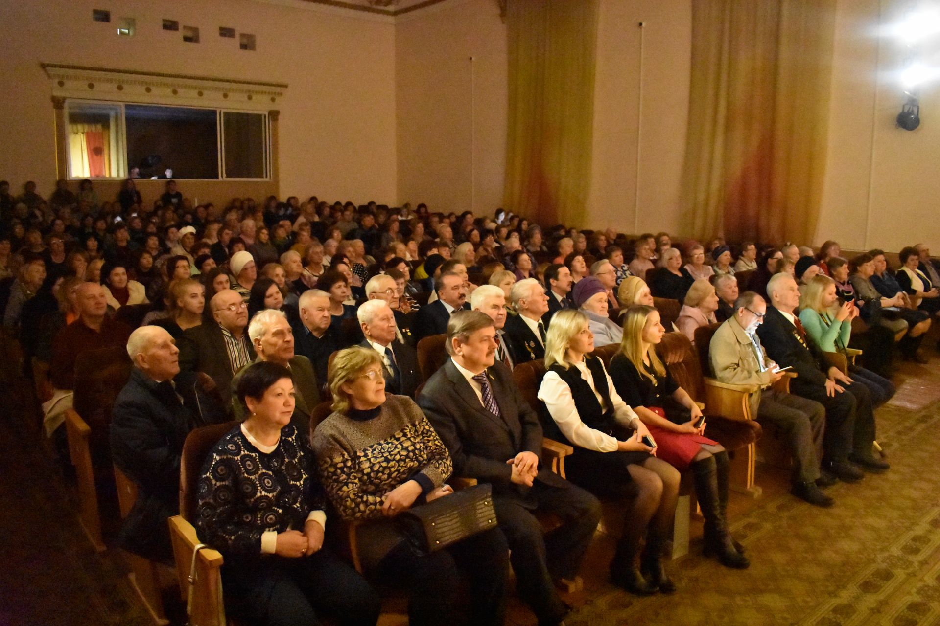 Чистопольцы отметили 100-летие комсомола (фоторепортаж)