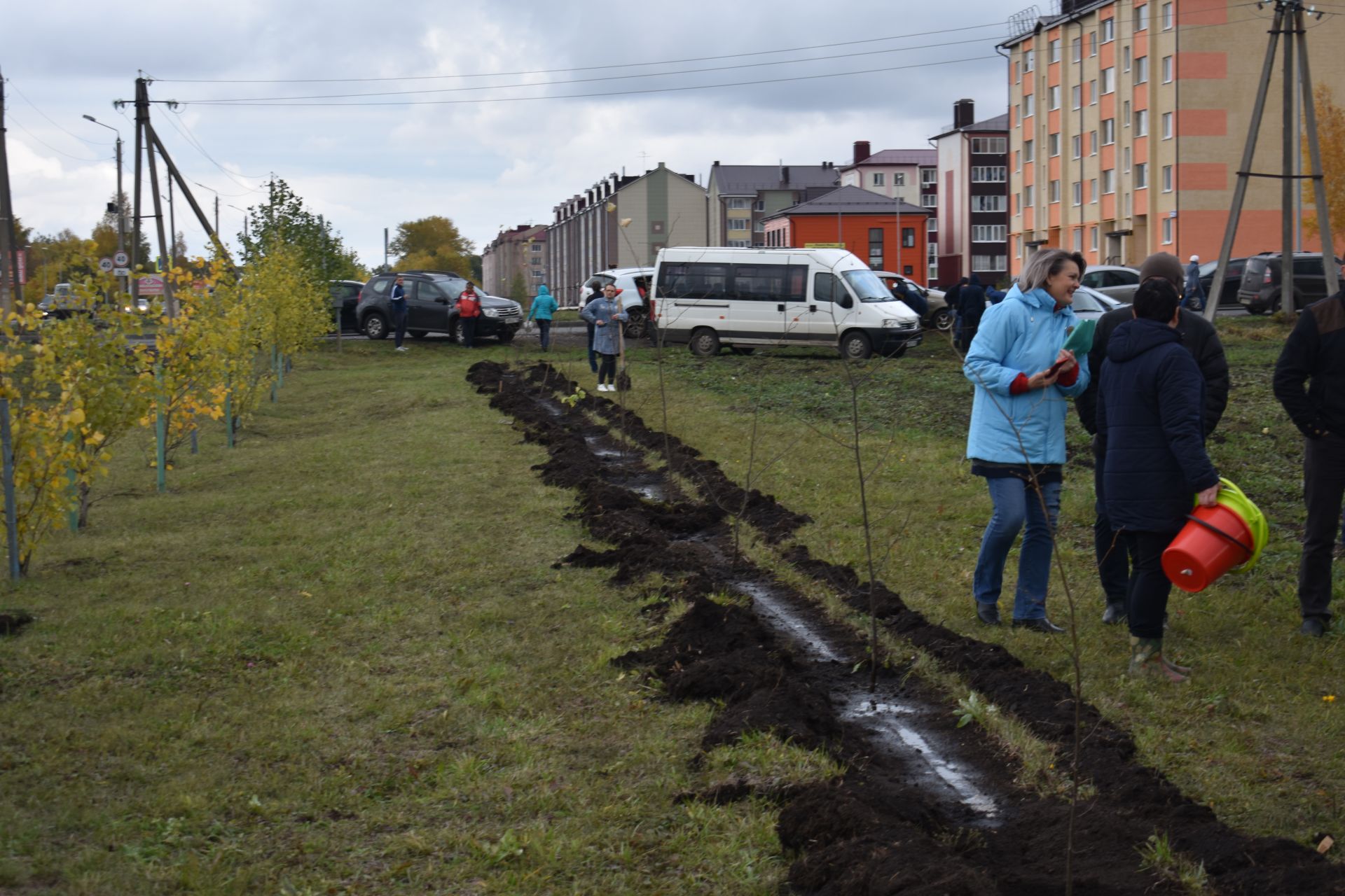 Чистопольцы приняли участие в посадке 200 саженцев (фоторепортаж)