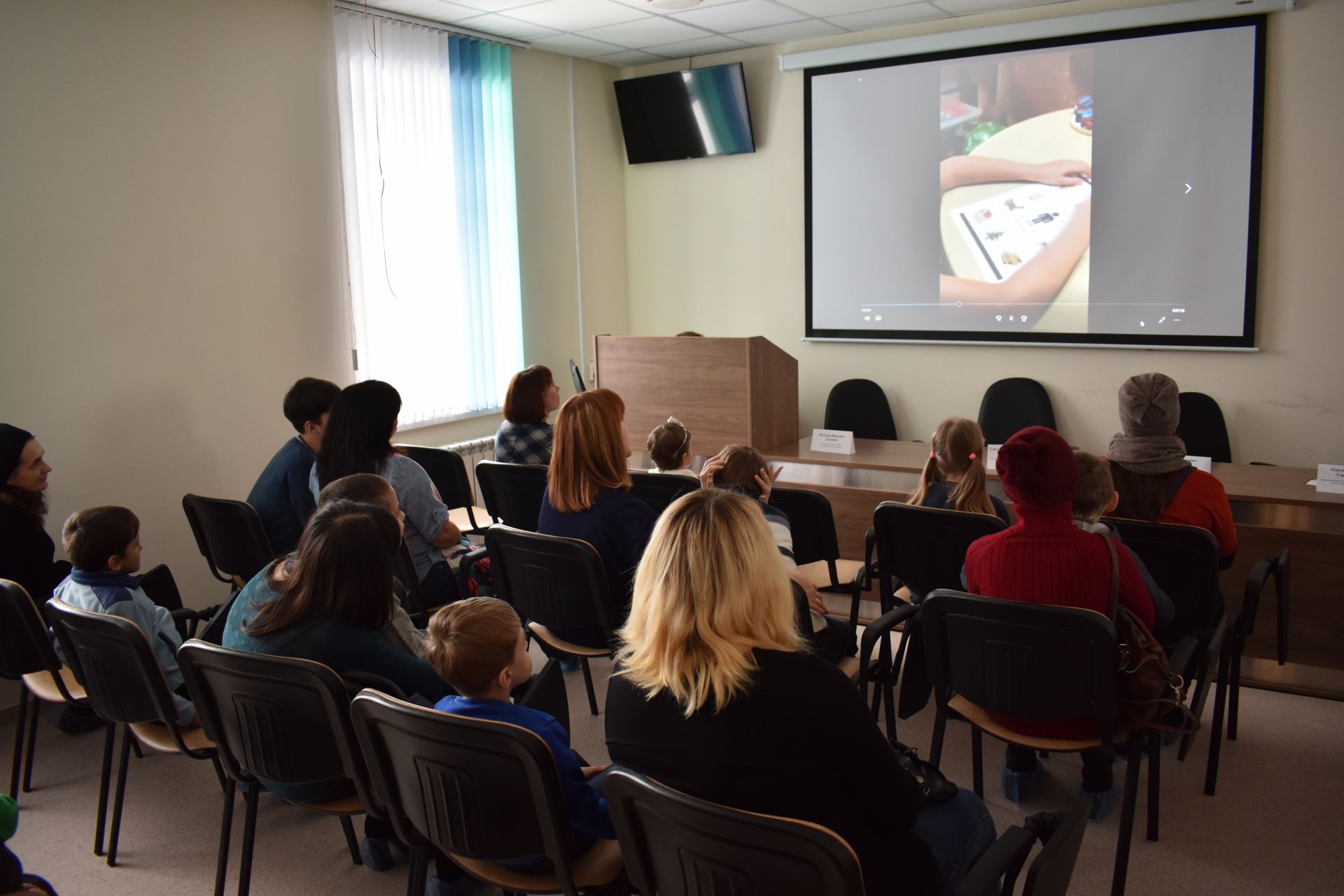 Чистопольских детей с особенностями здоровья поздравили с наступающим Новым Годом (фоторепортаж)