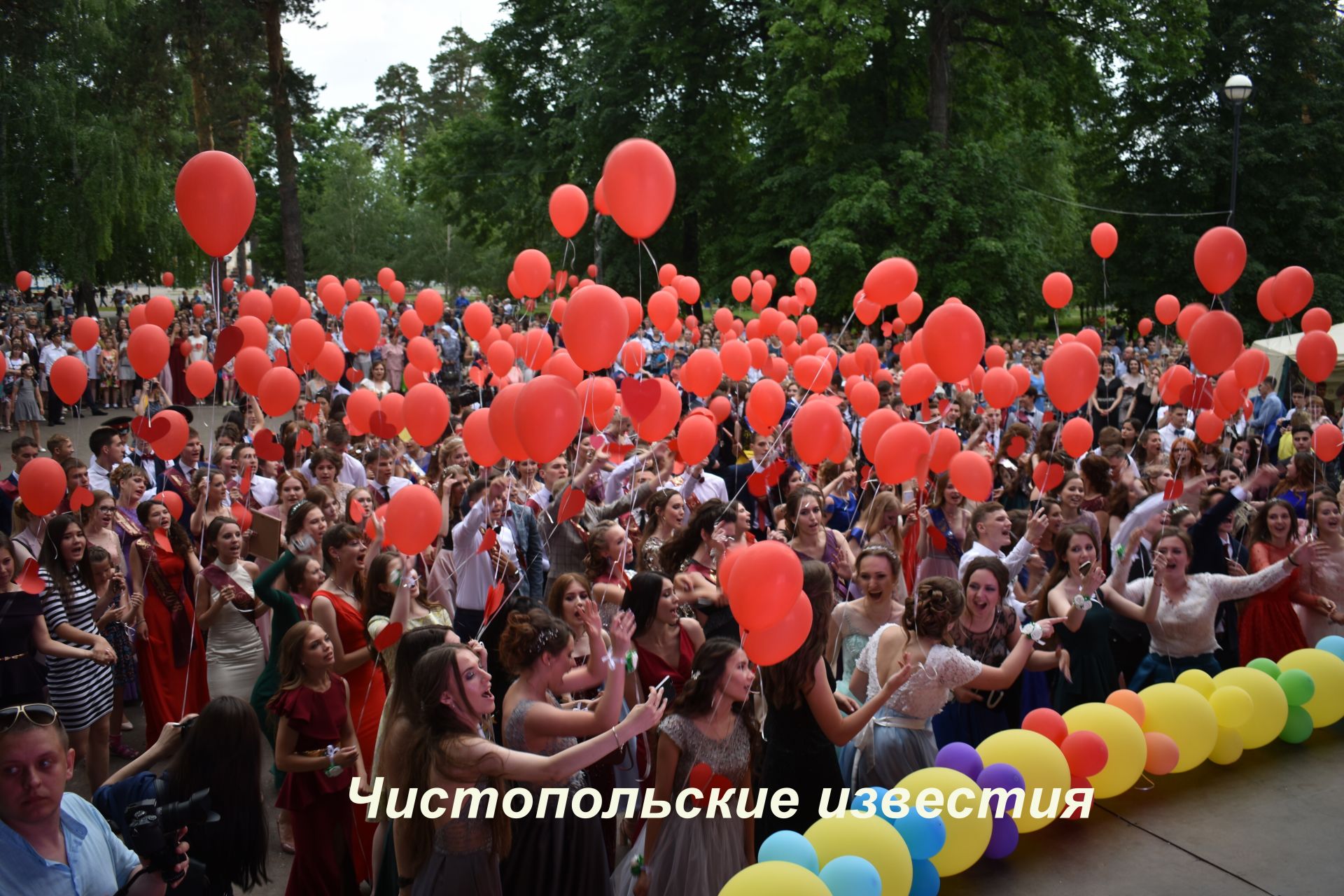 В Чистополе прошел выпускной бал (фоторепортаж)