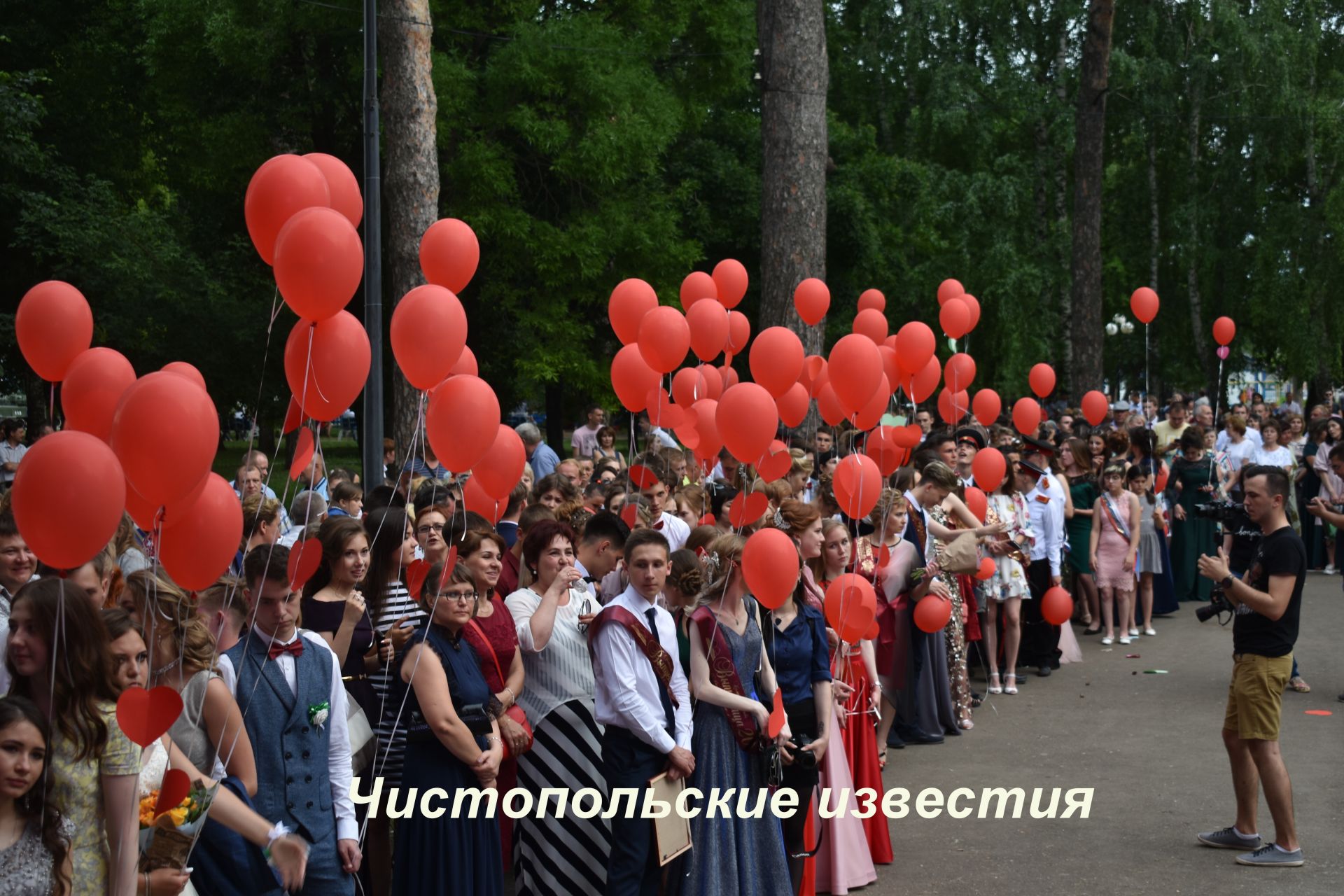 В Чистополе прошел выпускной бал (фоторепортаж)