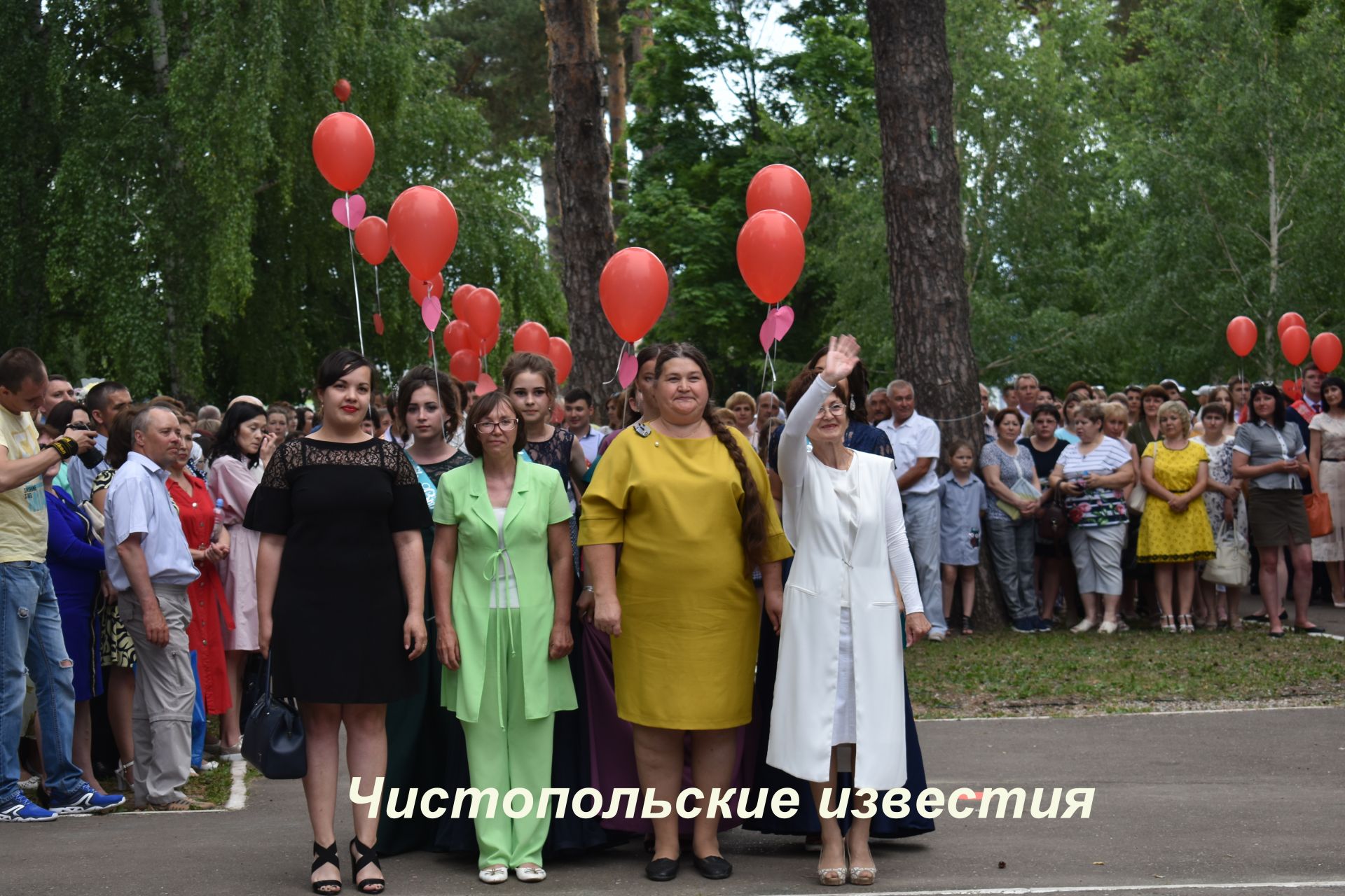 В Чистополе прошел выпускной бал (фоторепортаж)