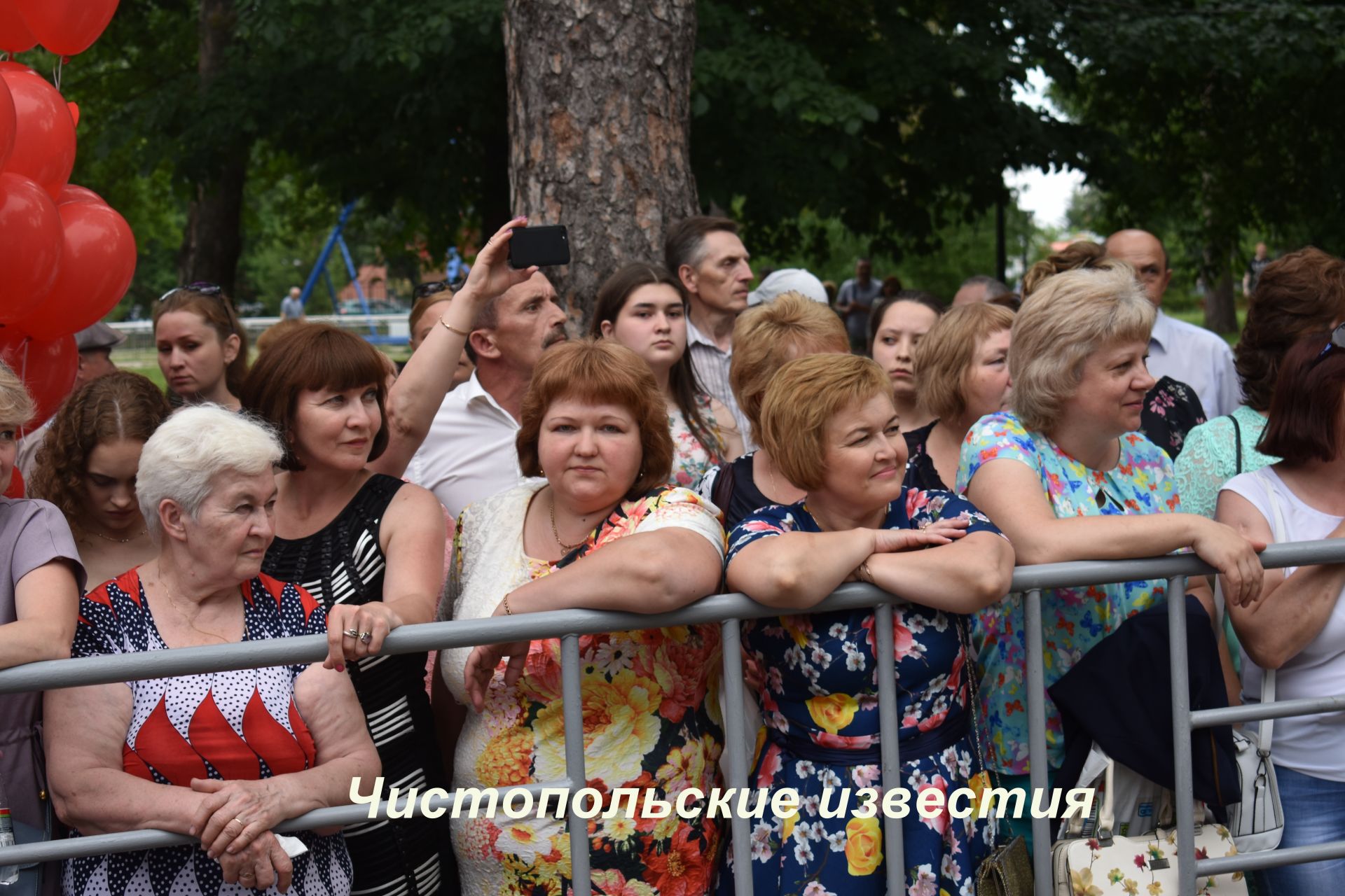 В Чистополе прошел выпускной бал (фоторепортаж)