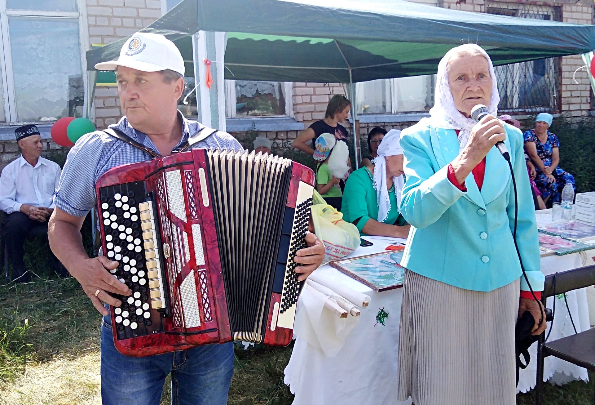 Сотни уроженцев Чистопольского села собрались на веселый и душевный праздник (фоторепортаж)