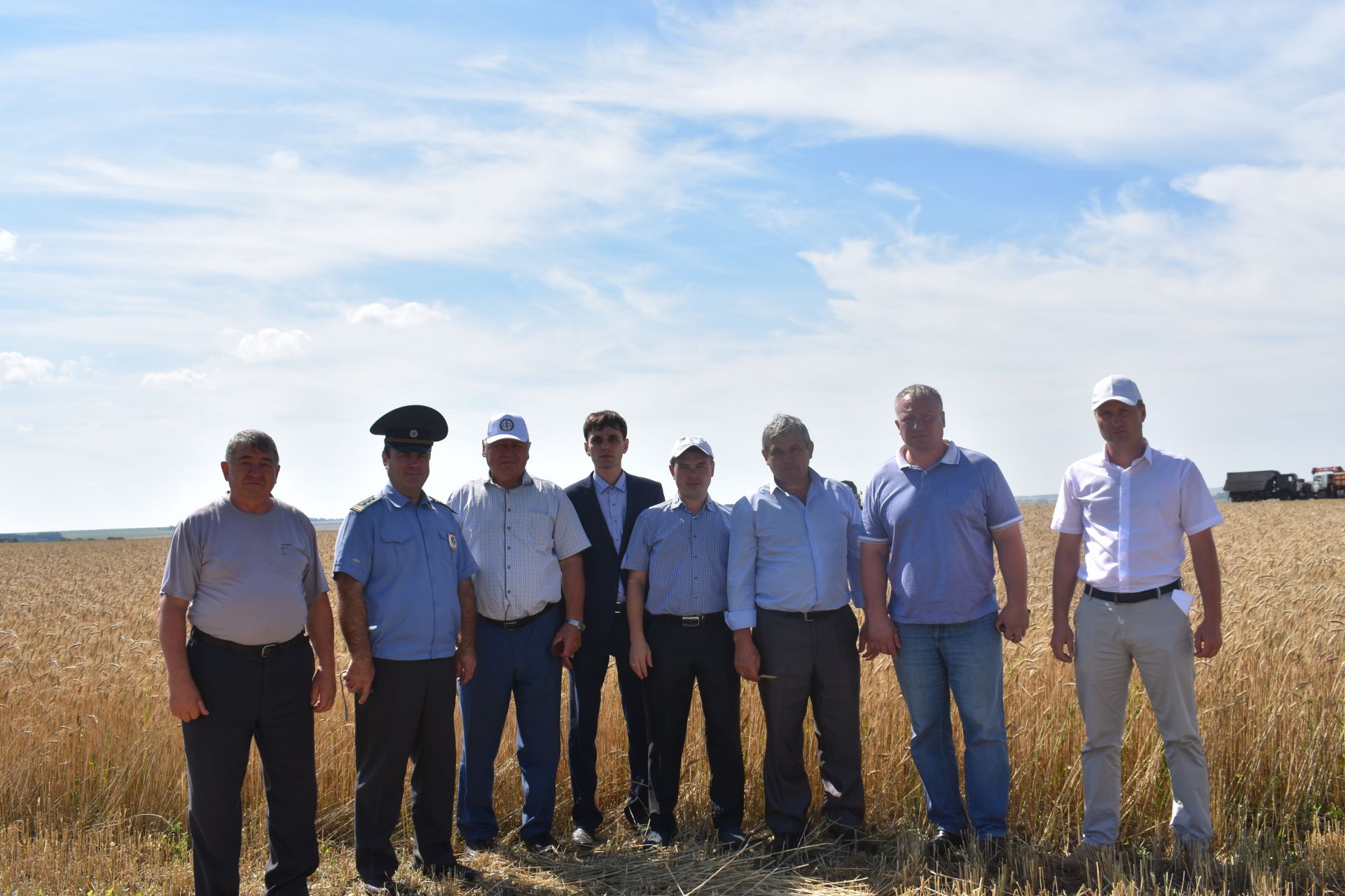 В Чистопольском районе прошел «Парад комбайнов» (фоторепортаж)