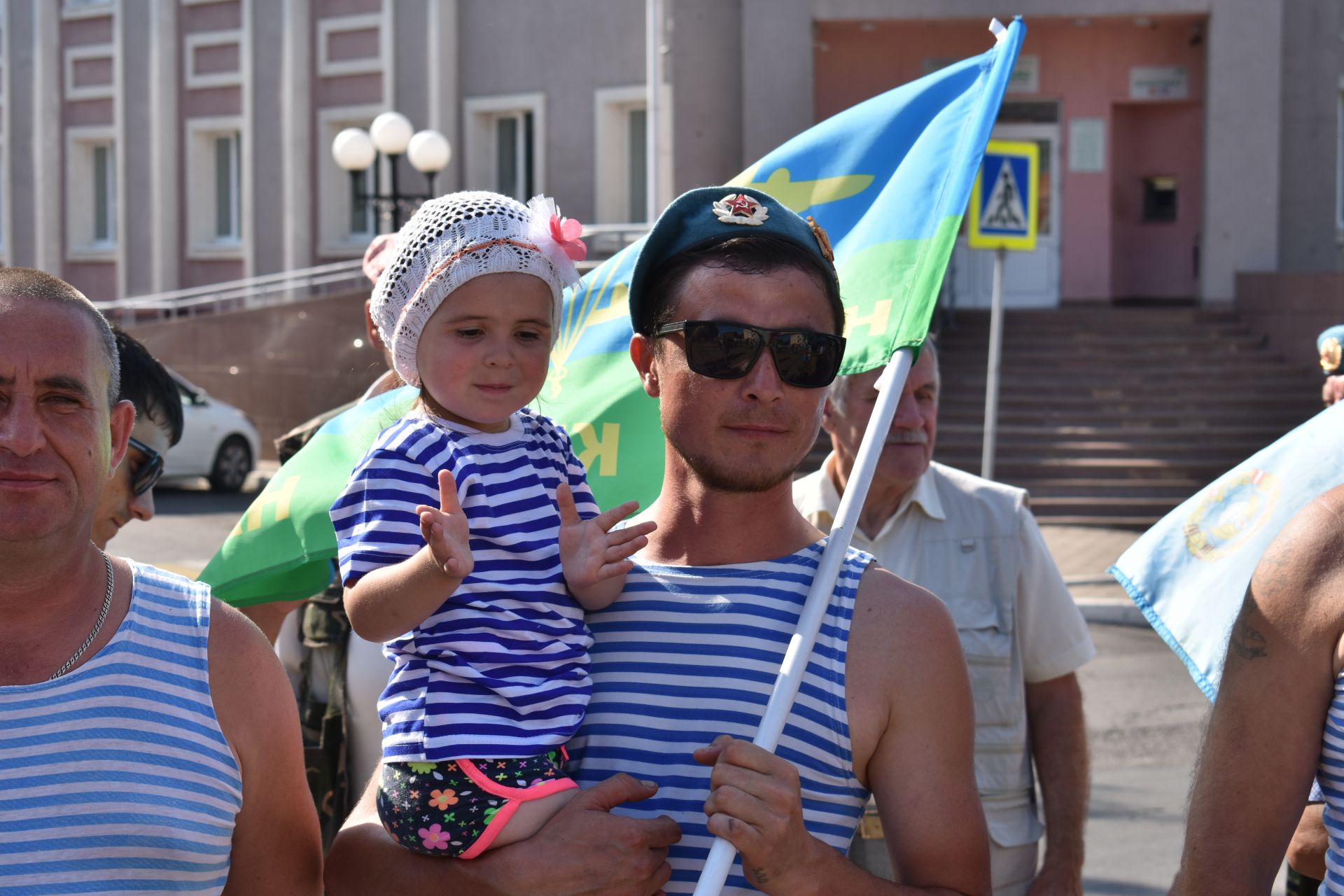 В Чистополе прошел митинг, посвященный дню ВДВ (фоторепортаж)