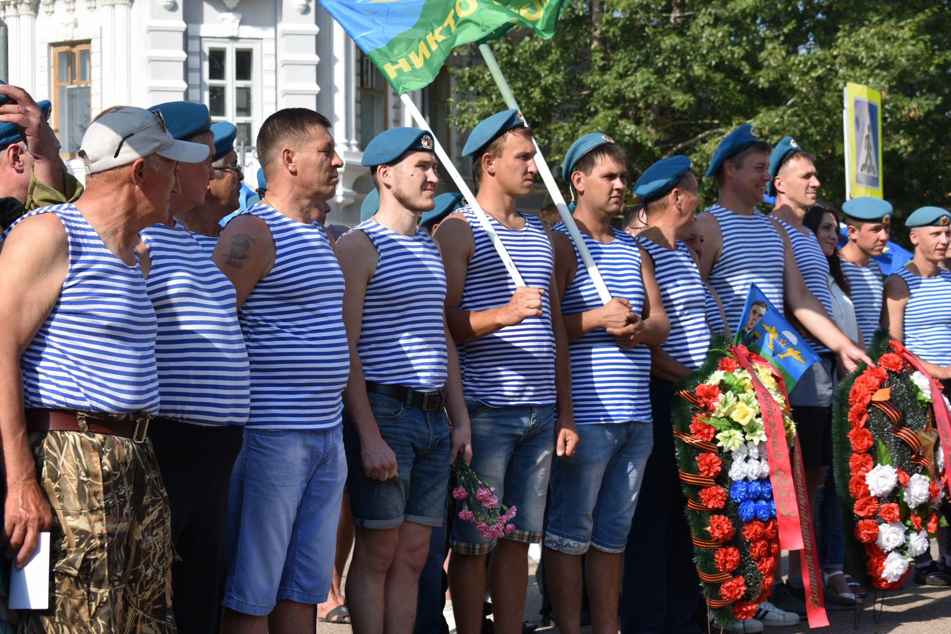 В Чистополе прошел митинг, посвященный дню ВДВ (фоторепортаж)