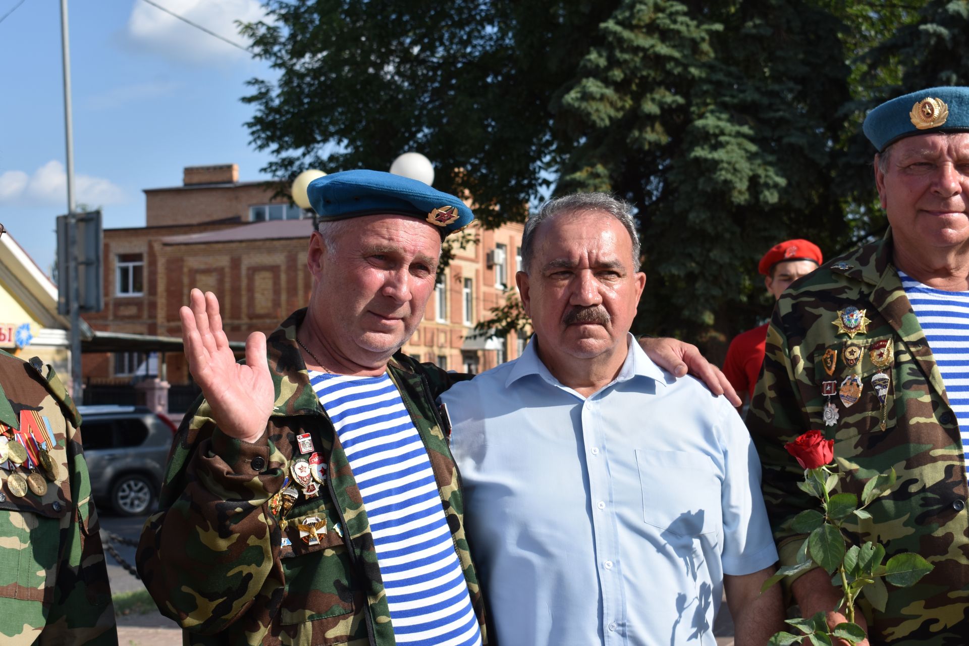 В Чистополе прошел митинг, посвященный дню ВДВ (фоторепортаж)