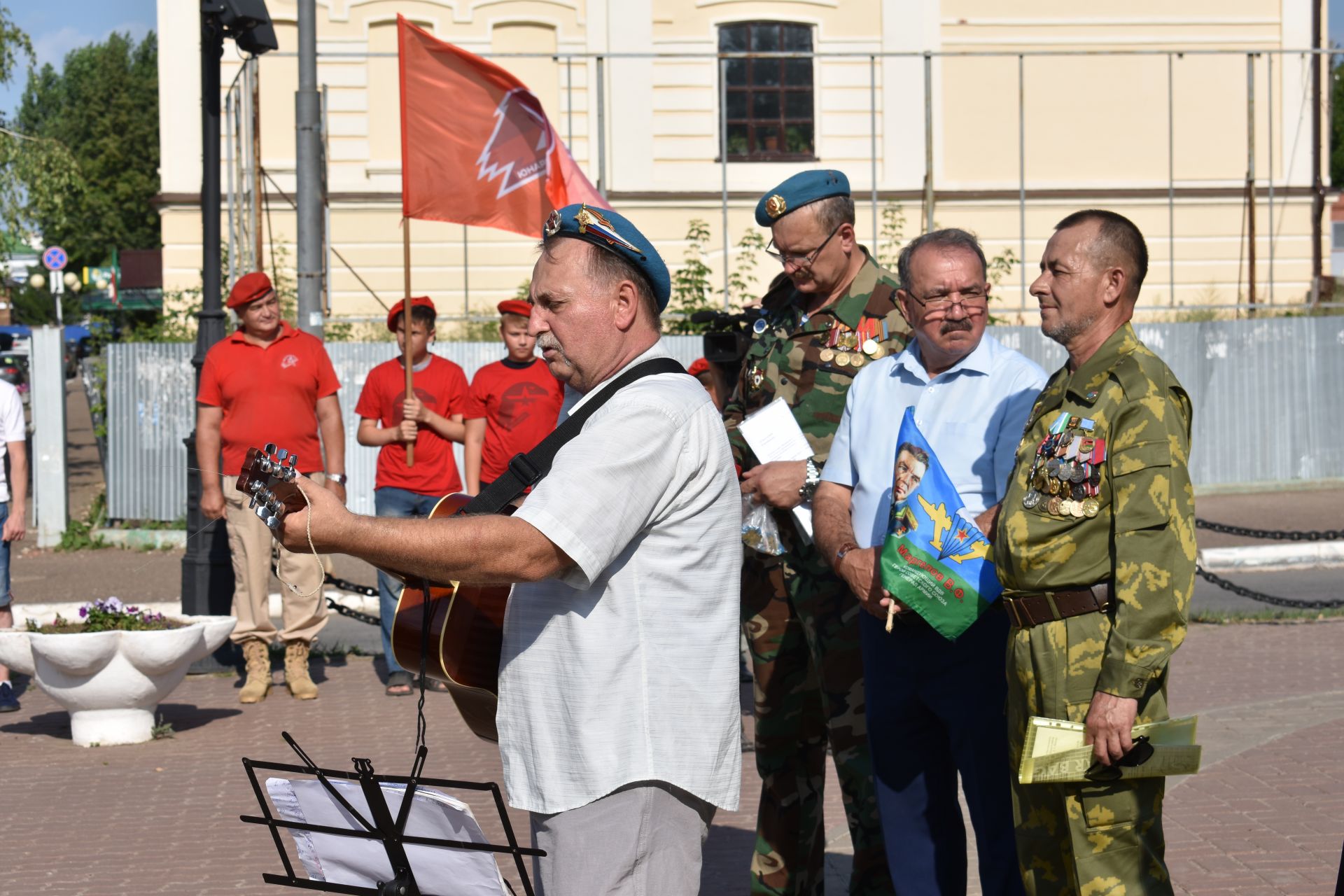 В Чистополе прошел митинг, посвященный дню ВДВ (фоторепортаж)