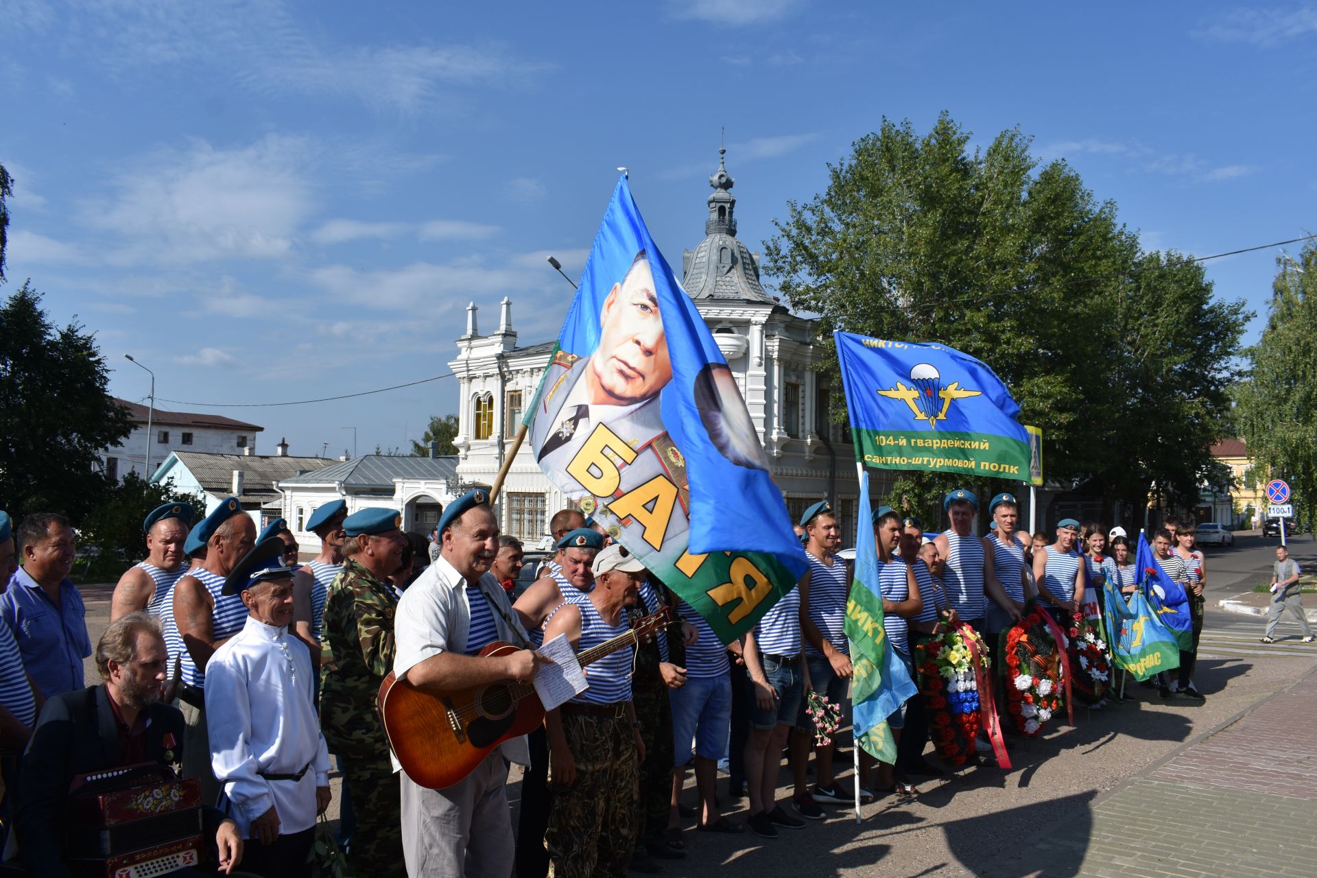 В Чистополе прошел митинг, посвященный дню ВДВ (фоторепортаж)