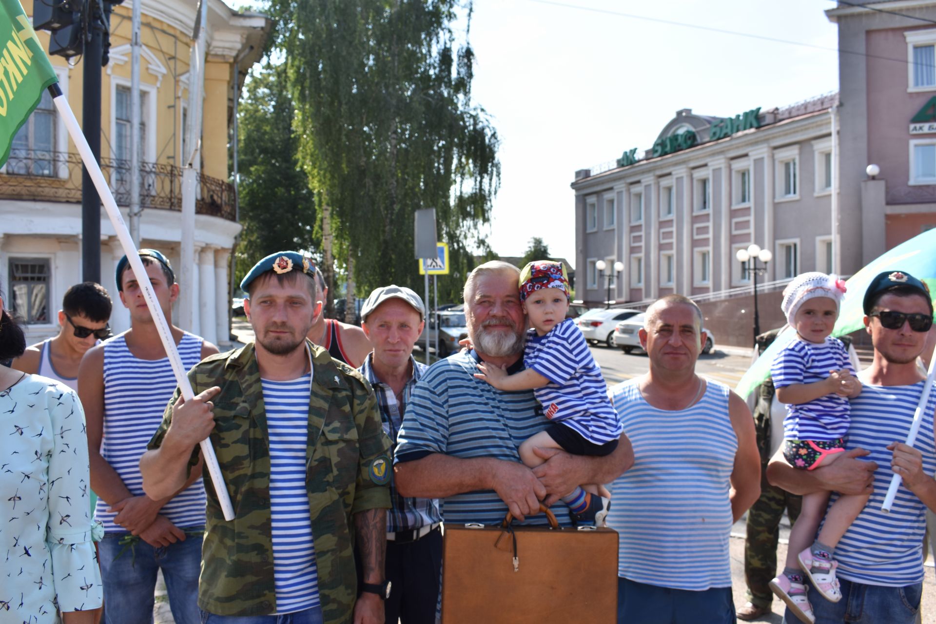 В Чистополе прошел митинг, посвященный дню ВДВ (фоторепортаж)