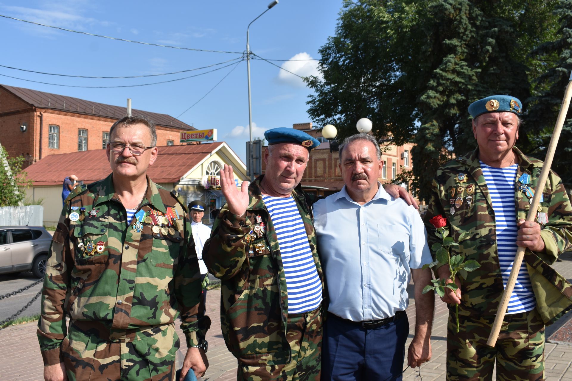 В Чистополе прошел митинг, посвященный дню ВДВ (фоторепортаж)