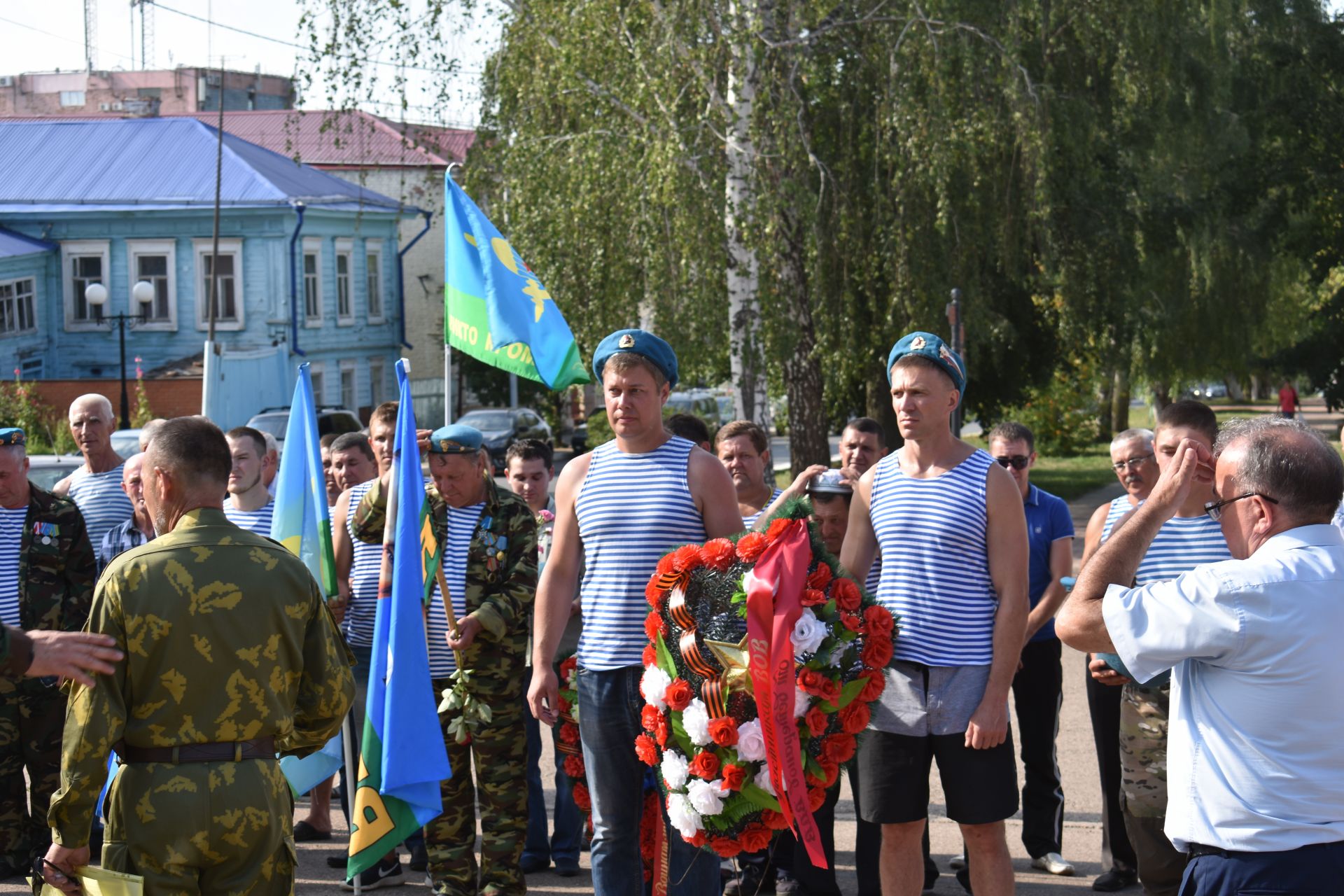 В Чистополе прошел митинг, посвященный дню ВДВ (фоторепортаж)