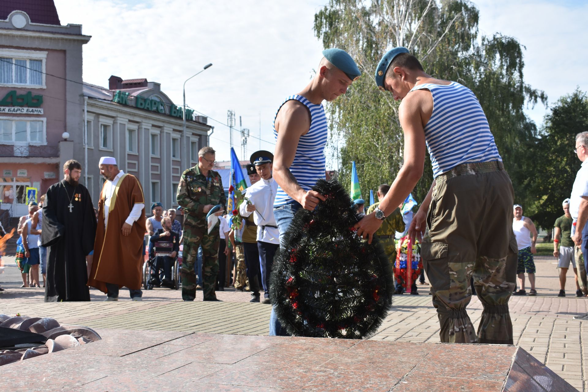 В Чистополе прошел митинг, посвященный дню ВДВ (фоторепортаж)