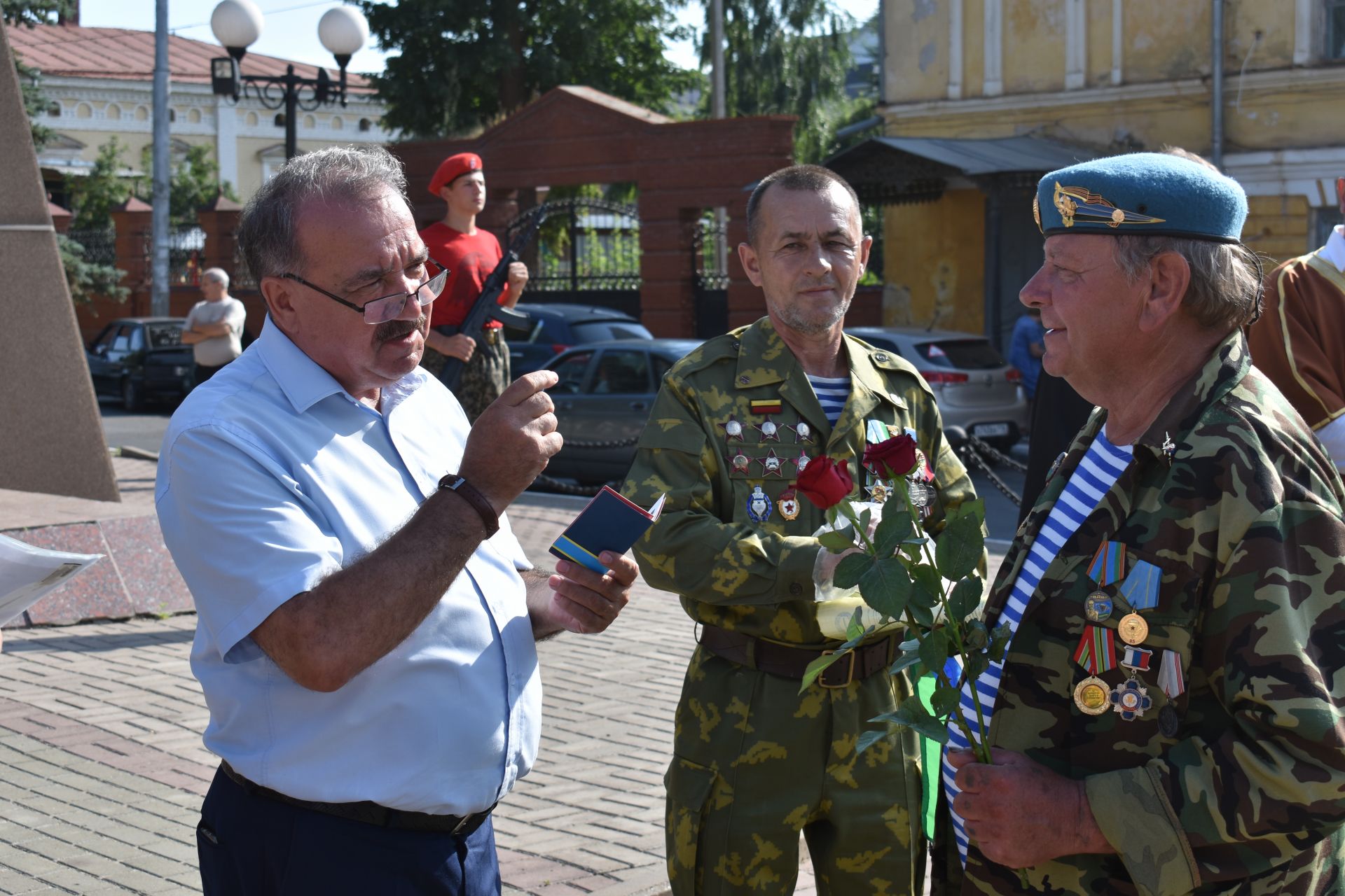 В Чистополе прошел митинг, посвященный дню ВДВ (фоторепортаж)