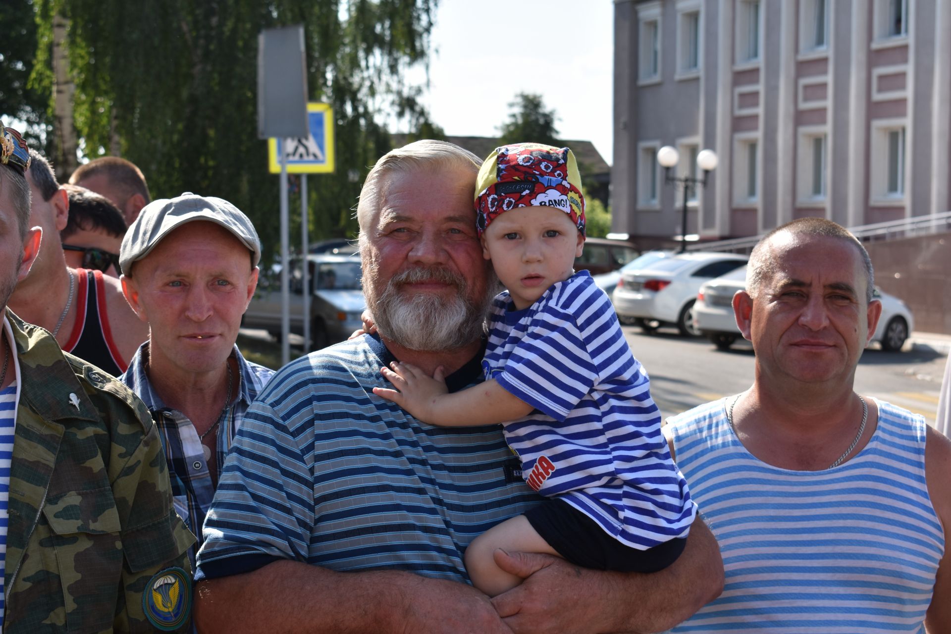 В Чистополе прошел митинг, посвященный дню ВДВ (фоторепортаж)