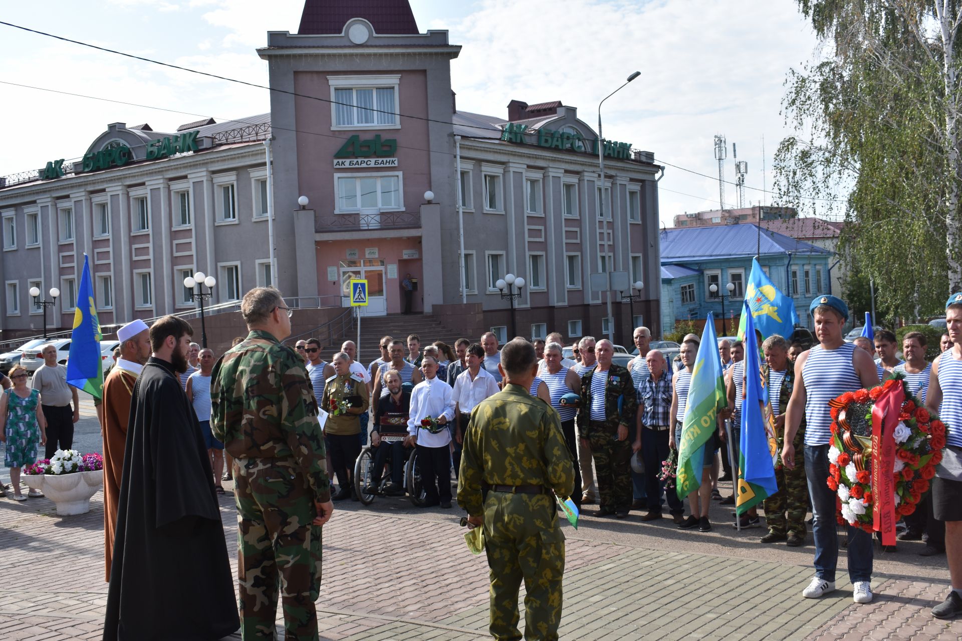 В Чистополе прошел митинг, посвященный дню ВДВ (фоторепортаж)