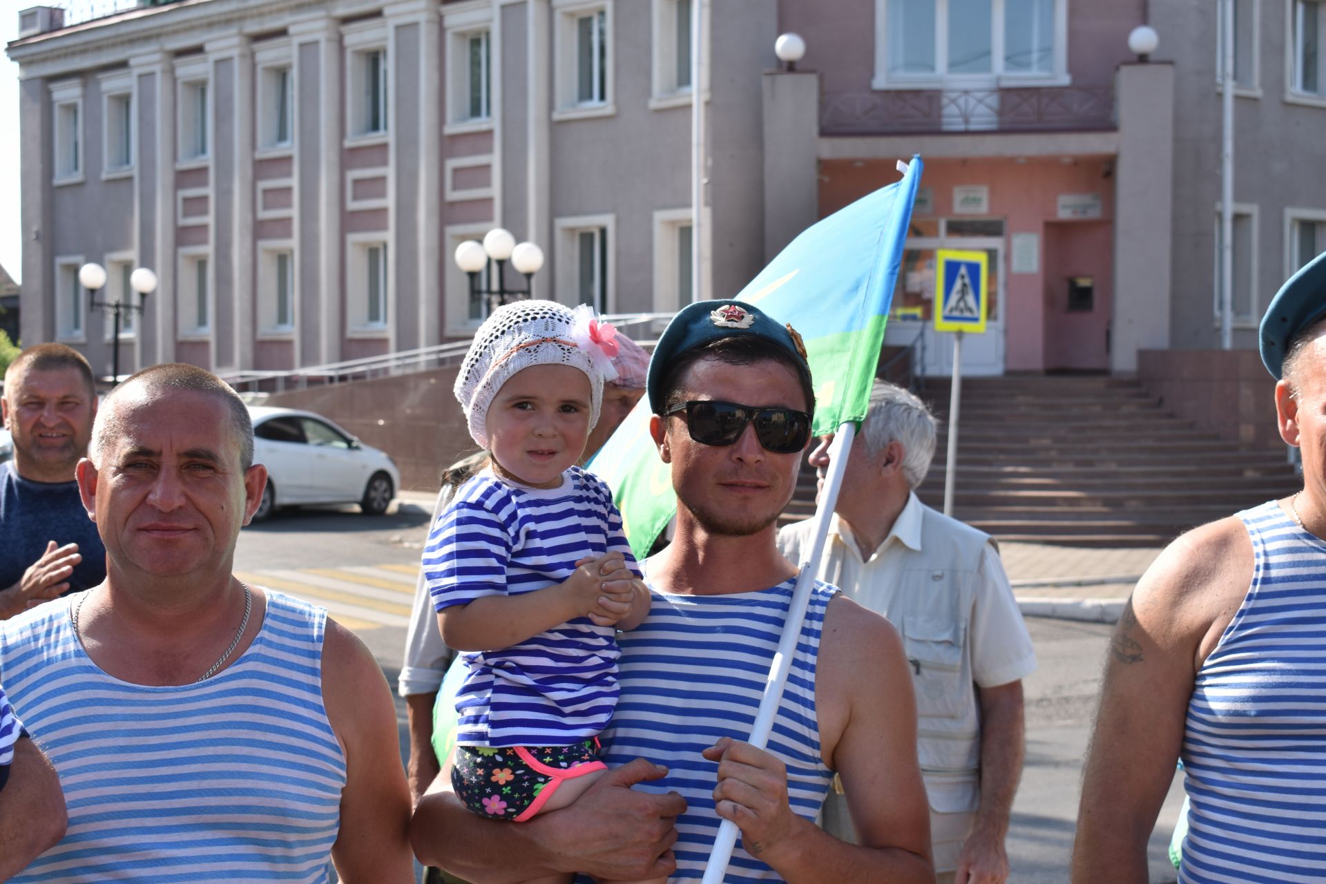 В Чистополе прошел митинг, посвященный дню ВДВ (фоторепортаж)