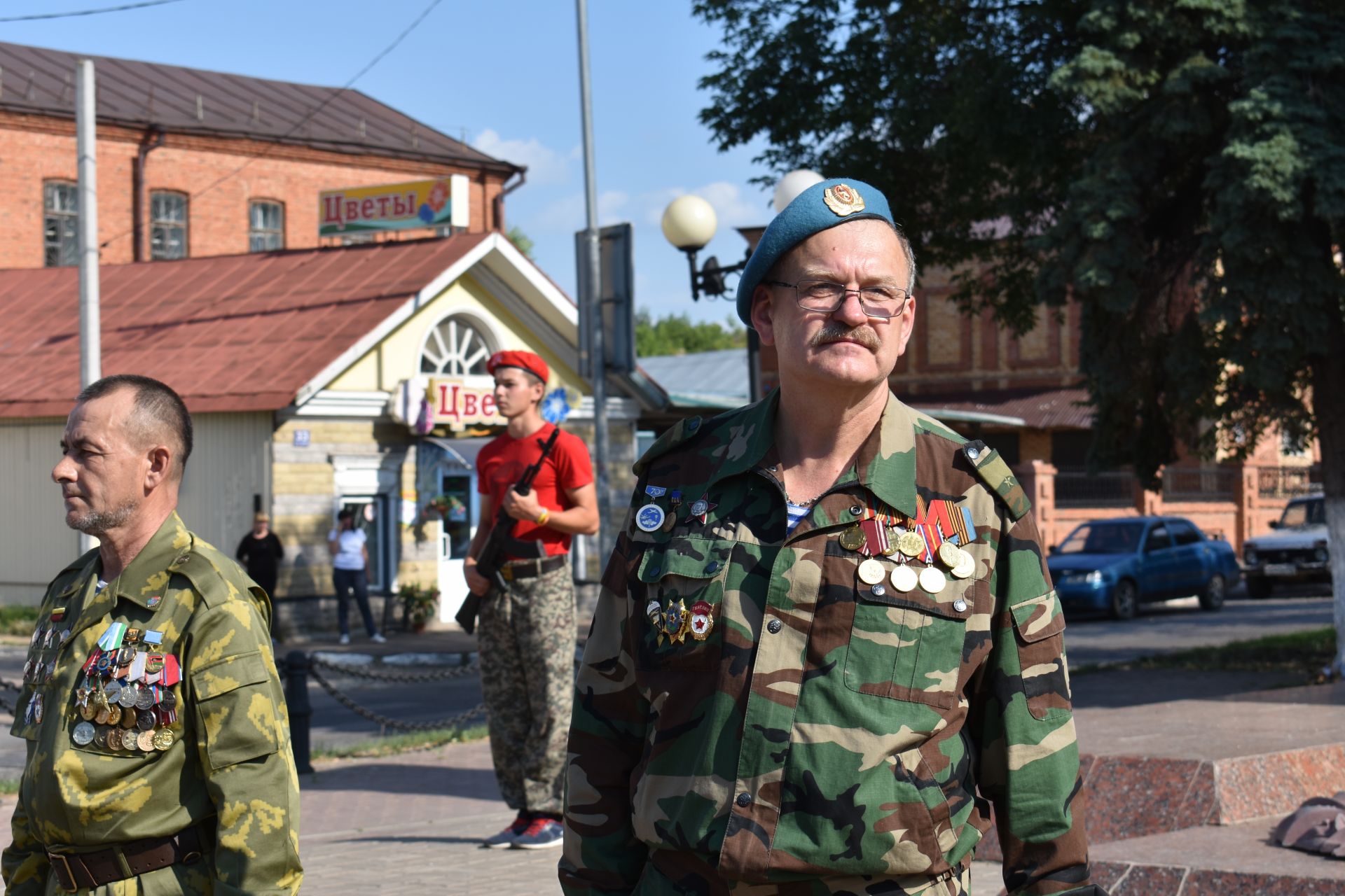 В Чистополе прошел митинг, посвященный дню ВДВ (фоторепортаж)