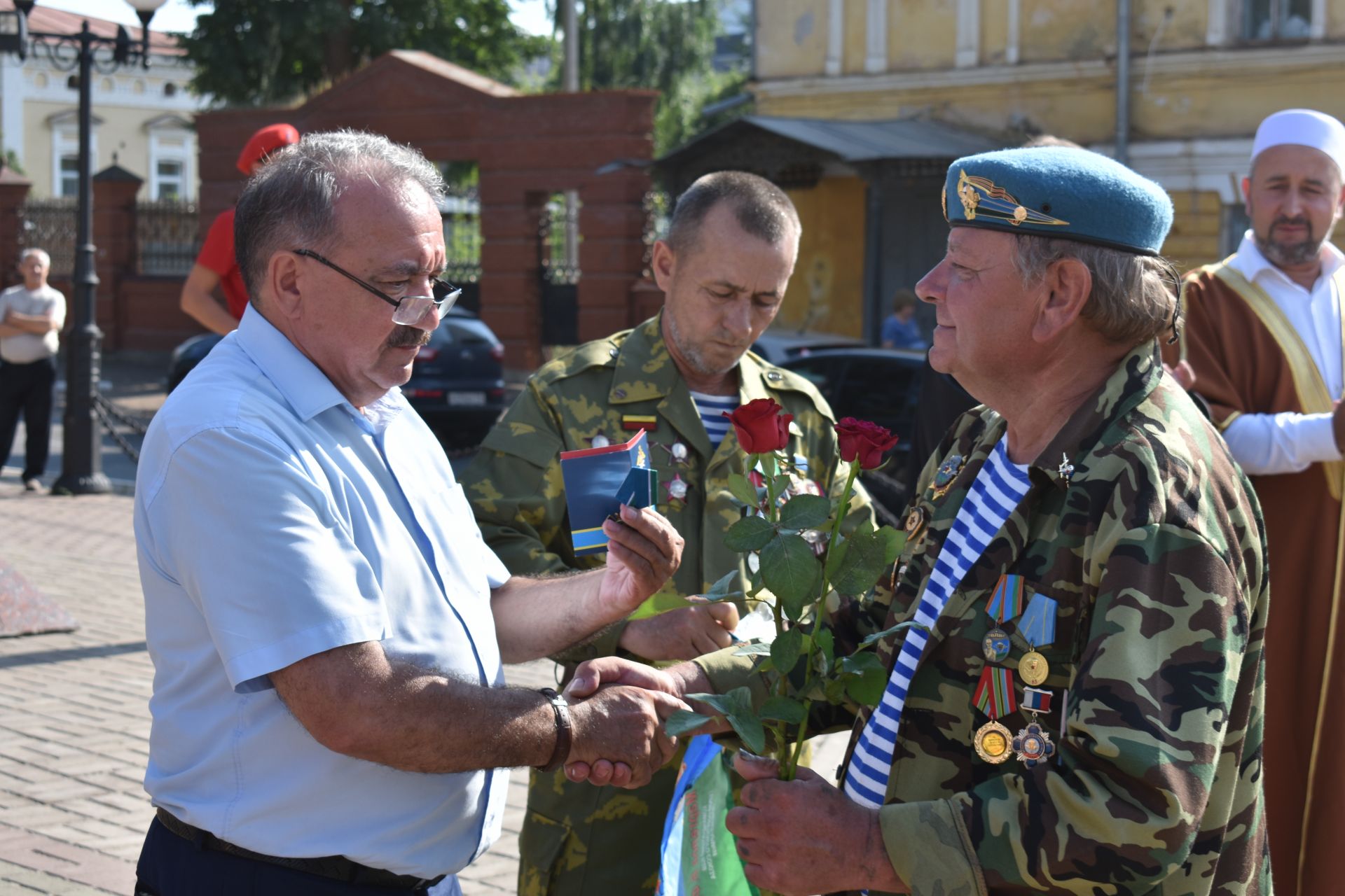 В Чистополе прошел митинг, посвященный дню ВДВ (фоторепортаж)