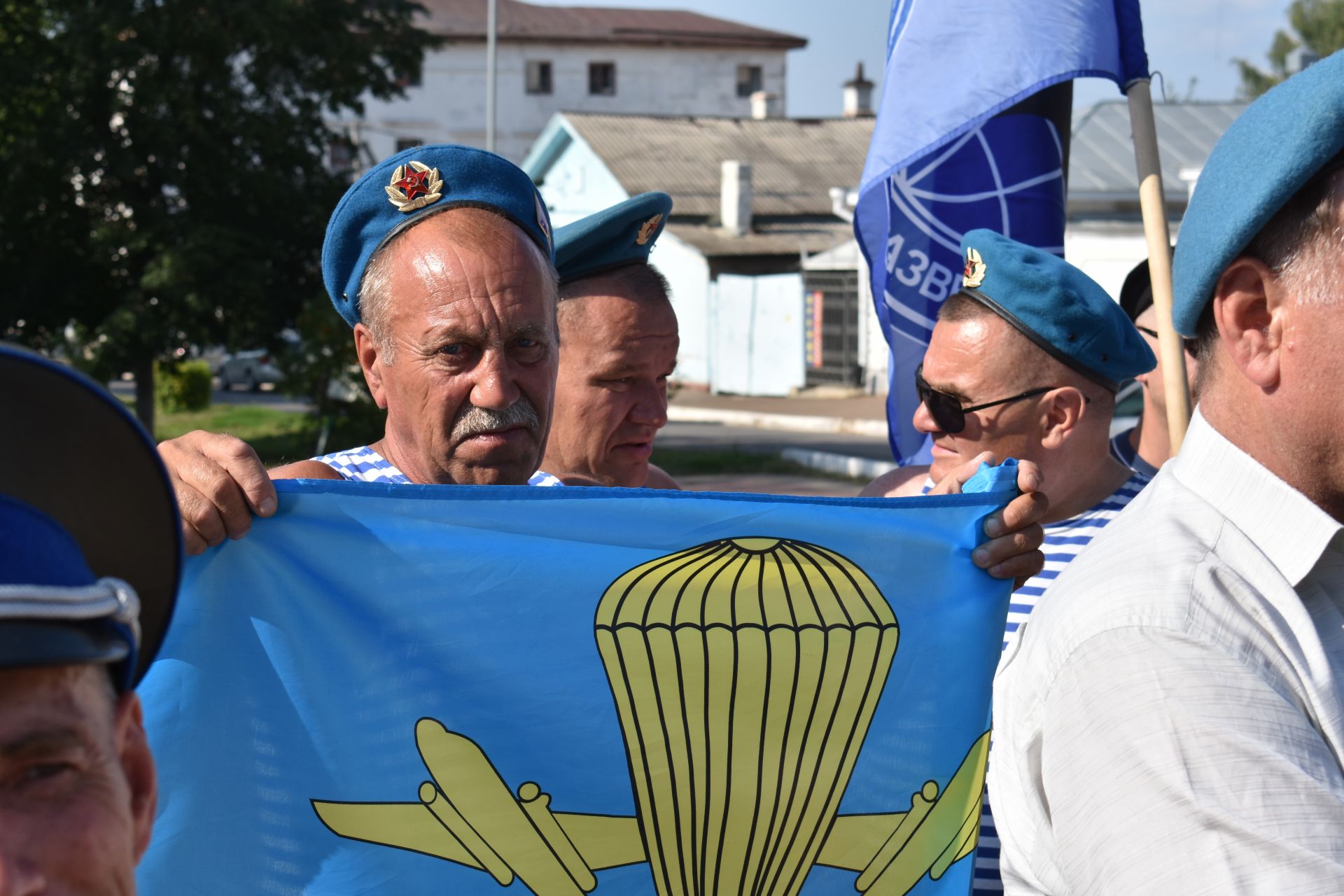 В Чистополе прошел митинг, посвященный дню ВДВ (фоторепортаж)