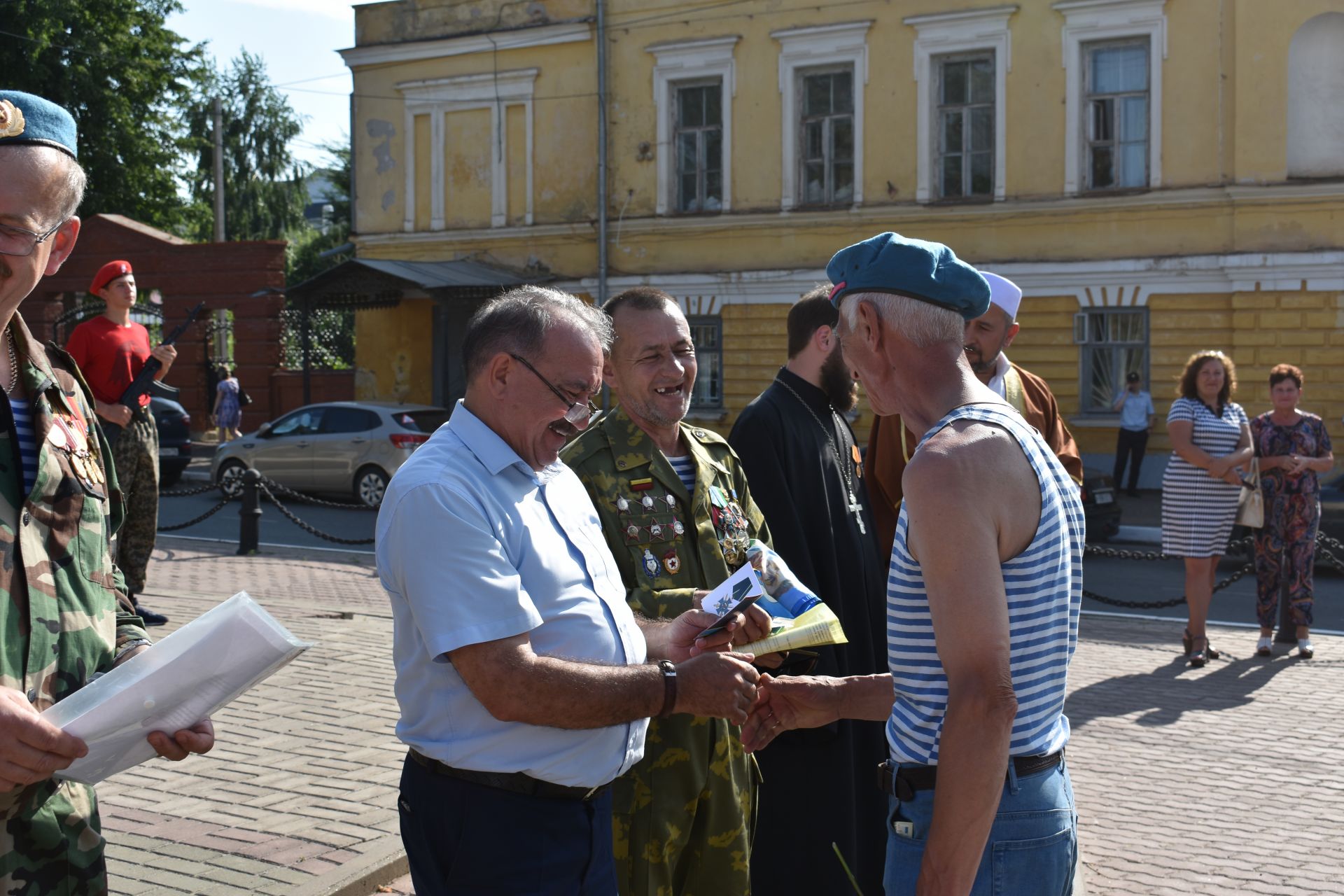 В Чистополе прошел митинг, посвященный дню ВДВ (фоторепортаж)