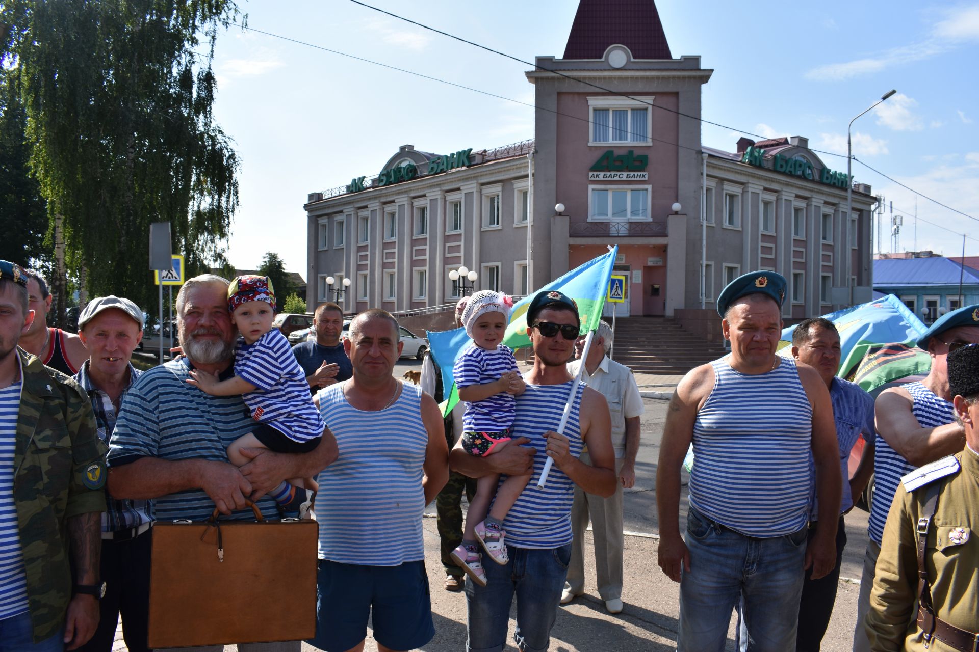 В Чистополе прошел митинг, посвященный дню ВДВ (фоторепортаж)