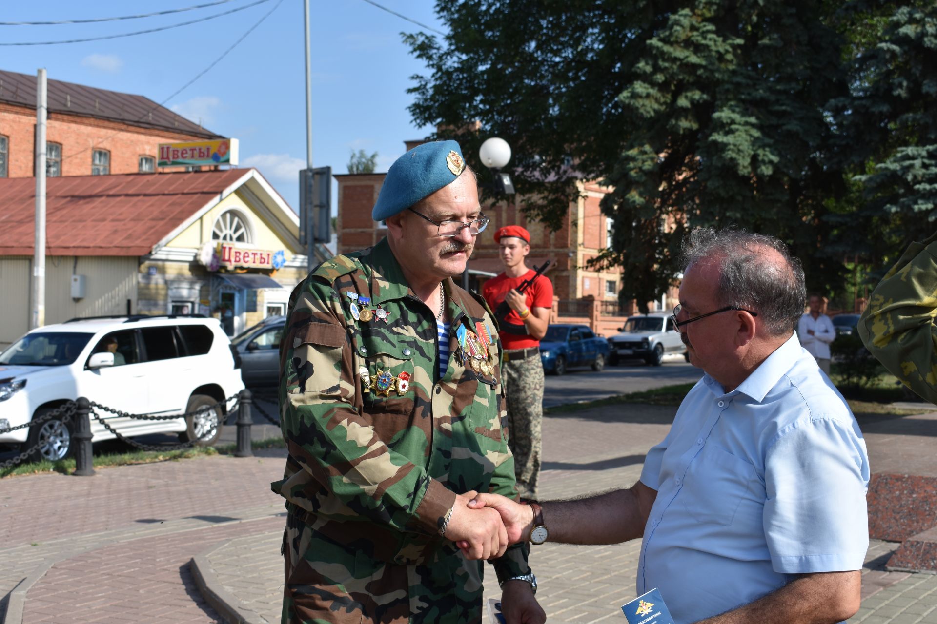 В Чистополе прошел митинг, посвященный дню ВДВ (фоторепортаж)