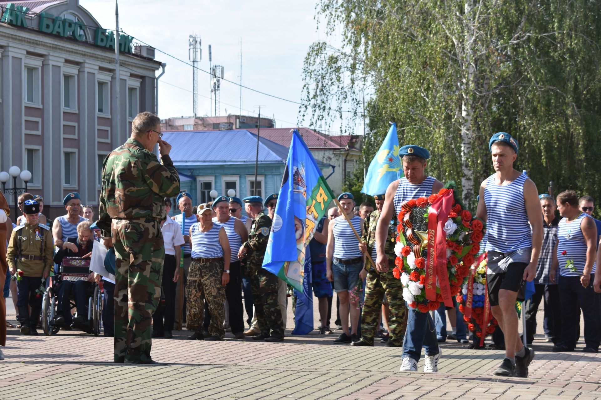 В Чистополе прошел митинг, посвященный дню ВДВ (фоторепортаж)