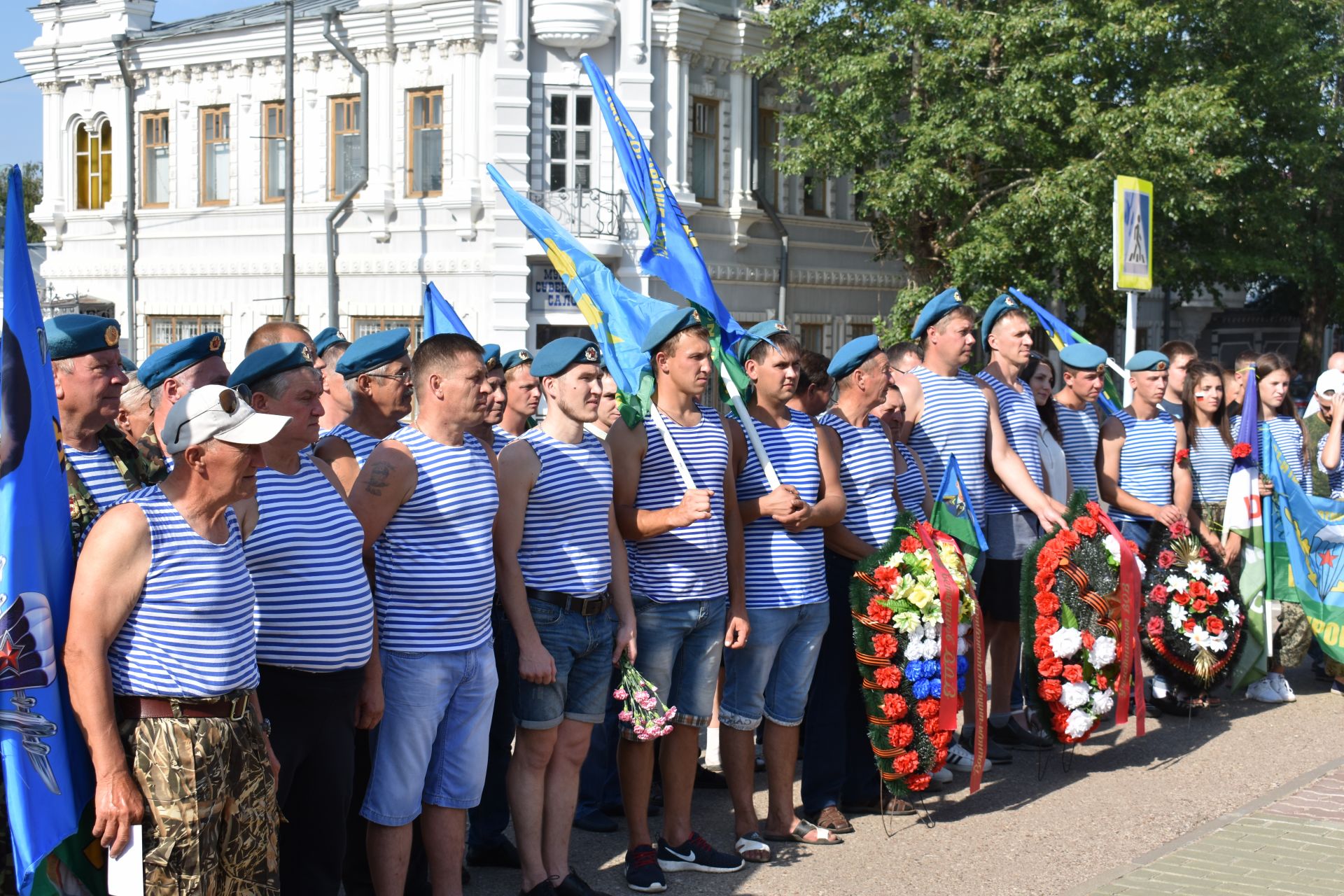 В Чистополе прошел митинг, посвященный дню ВДВ (фоторепортаж)