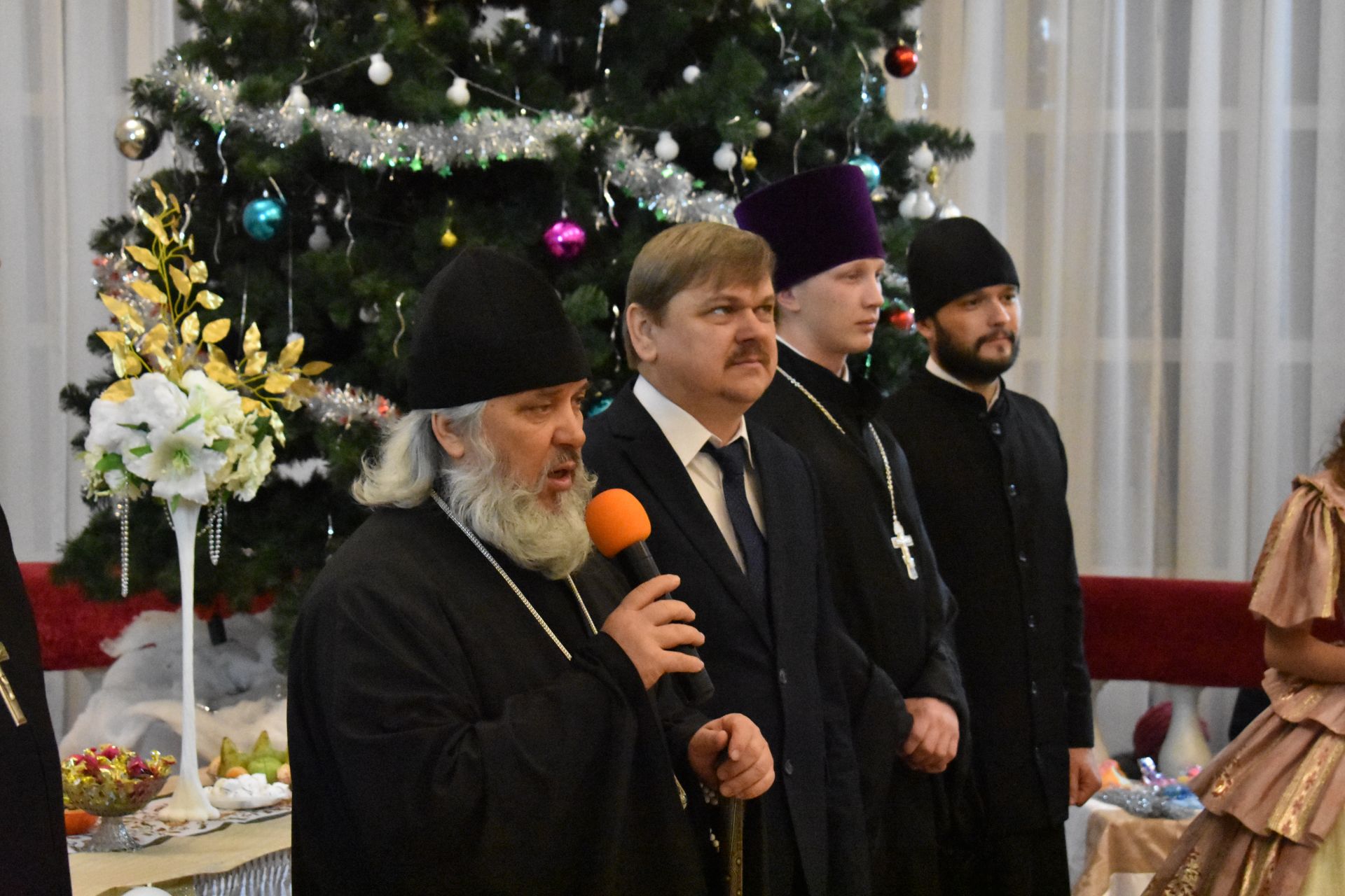 В Чистополе состоялся Рождественский бал (фоторепортаж)