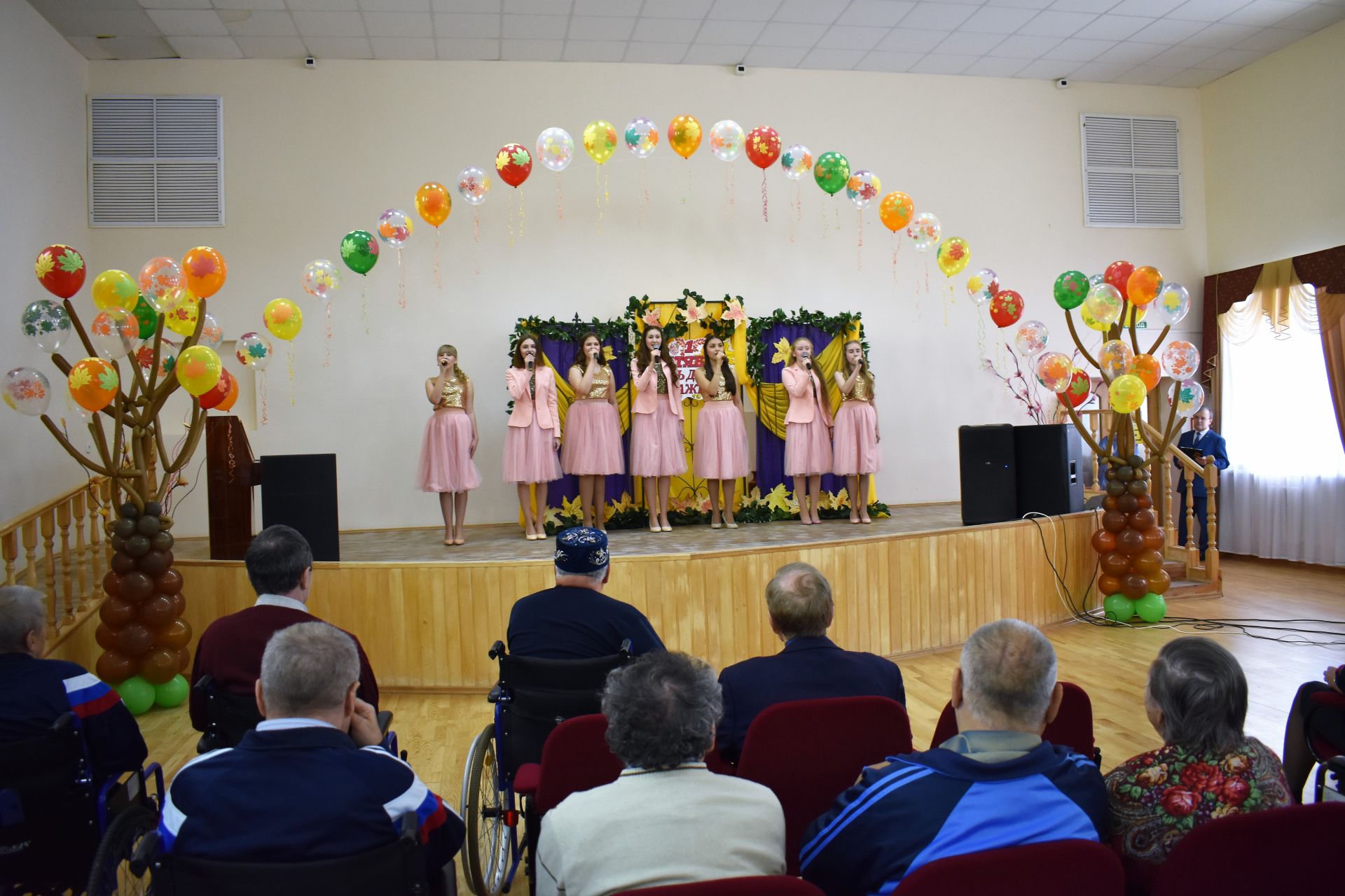 День добра и уважения: для пожилых чистопольцев организовали праздничный концерт