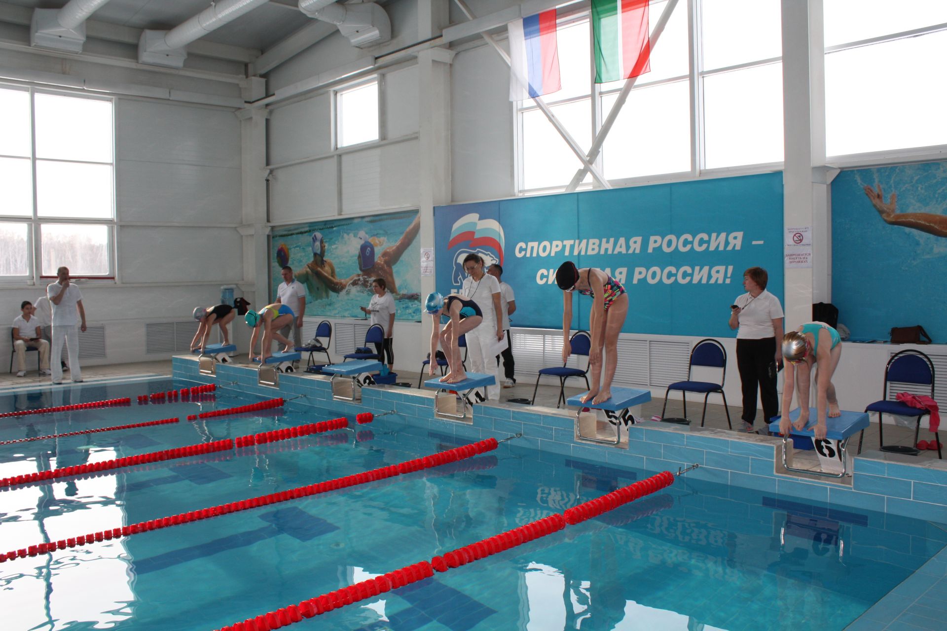 В Чистополе проходит турнир по плаванию «Лидер Закамья» (фоторепортаж)