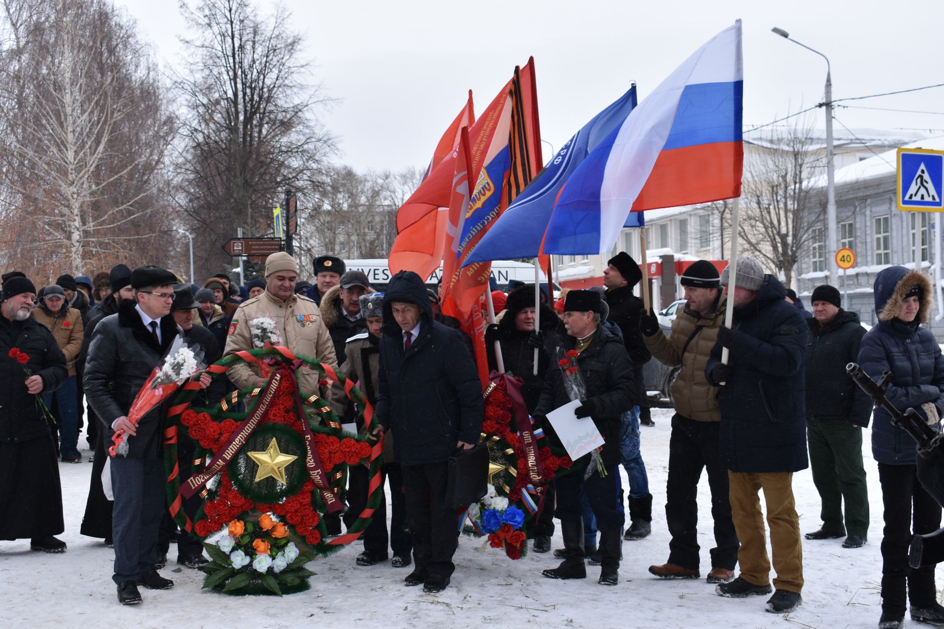 В Чистополе почтили память погибших солдат в Афганистане (фоторепортаж)