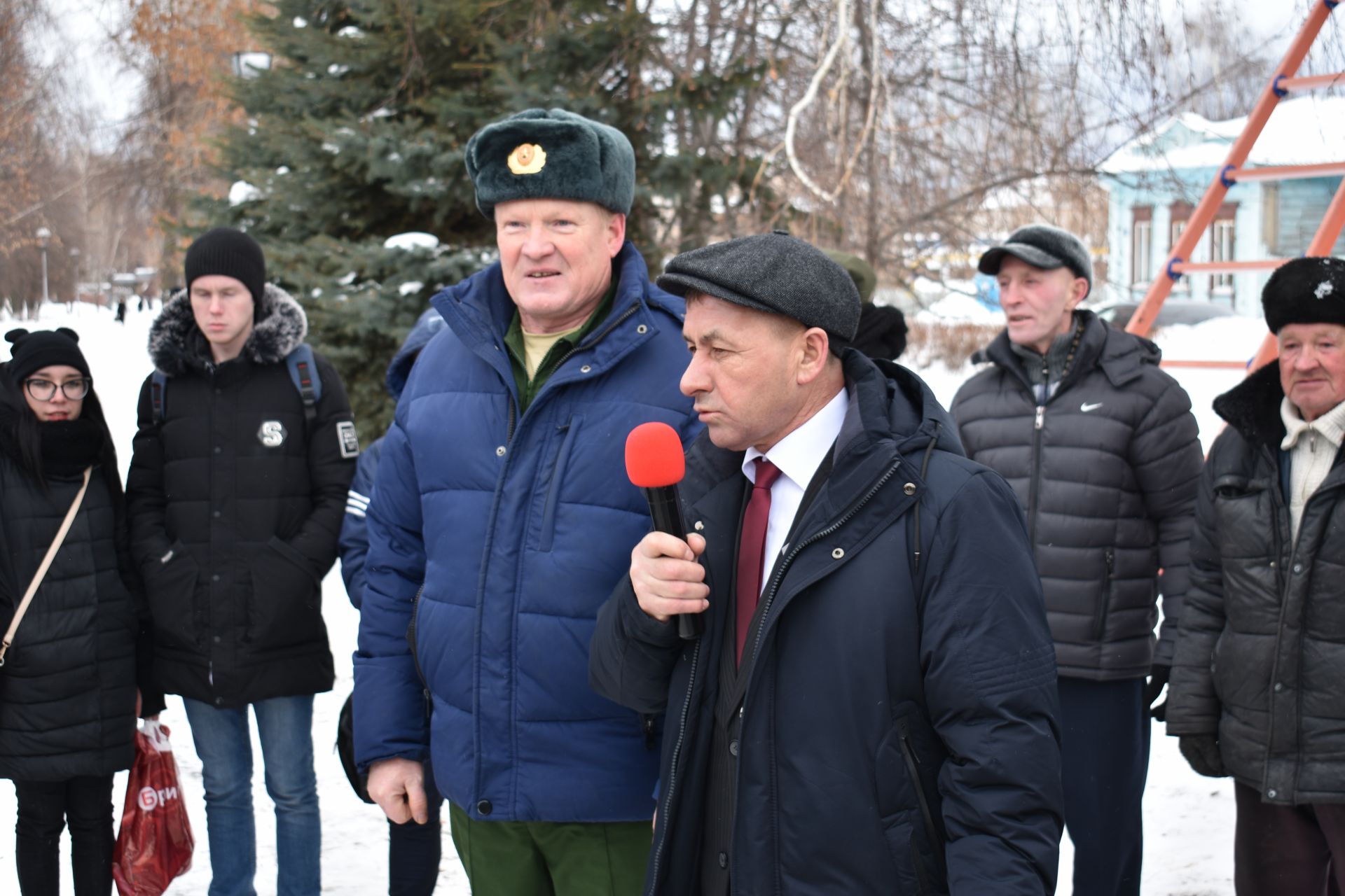 В Чистополе почтили память погибших солдат в Афганистане (фоторепортаж)