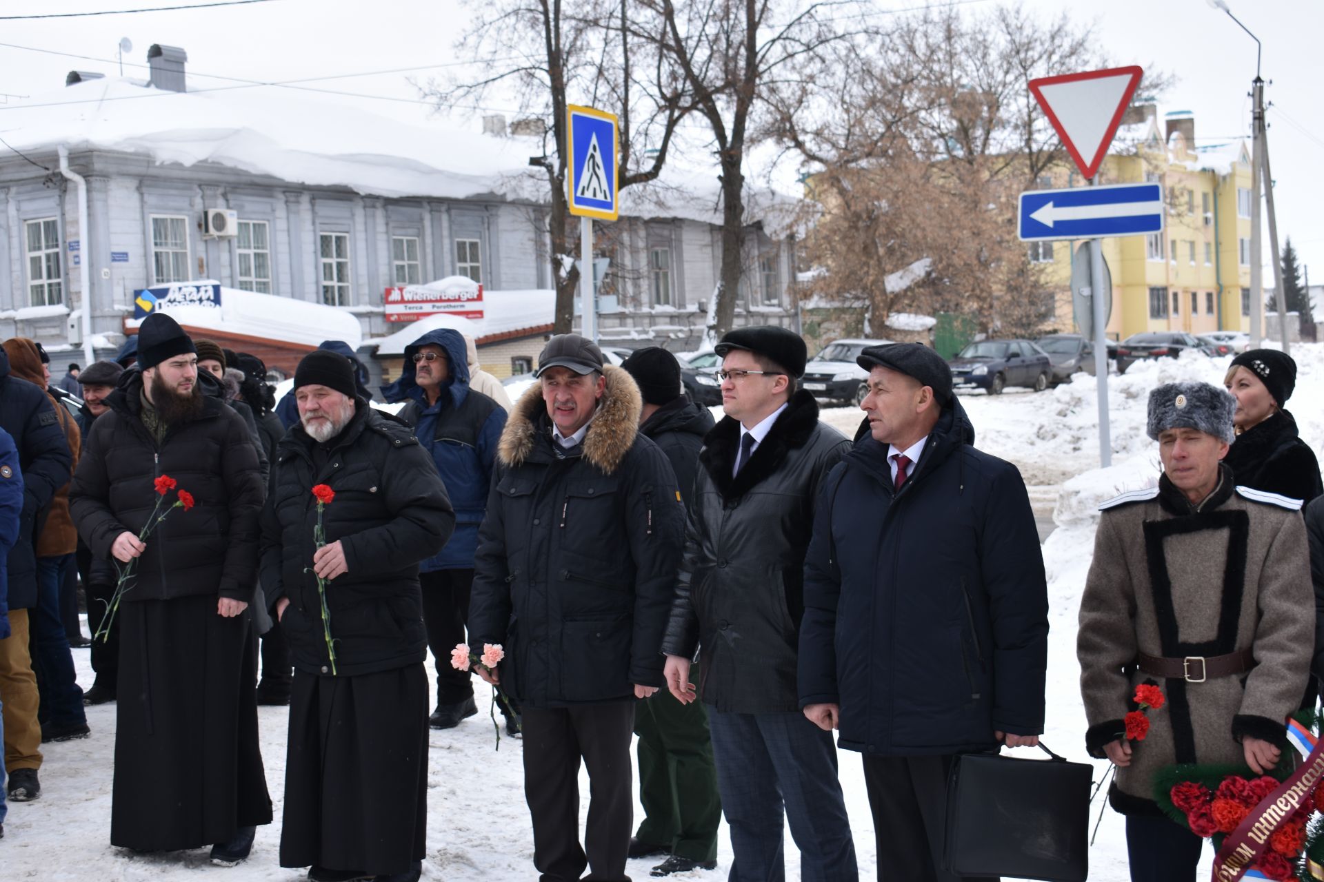 В Чистополе почтили память погибших солдат в Афганистане (фоторепортаж)