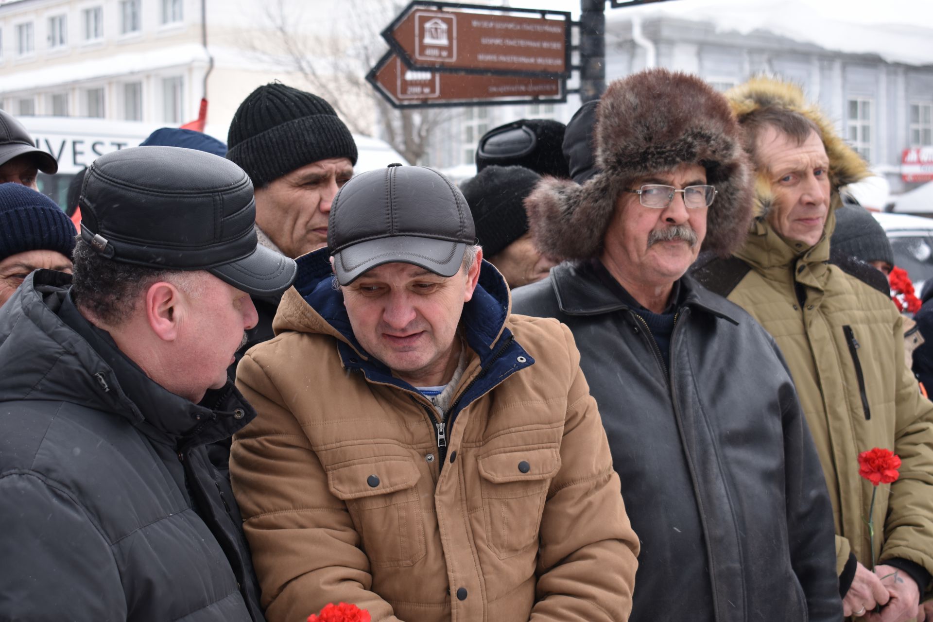 В Чистополе почтили память погибших солдат в Афганистане (фоторепортаж)