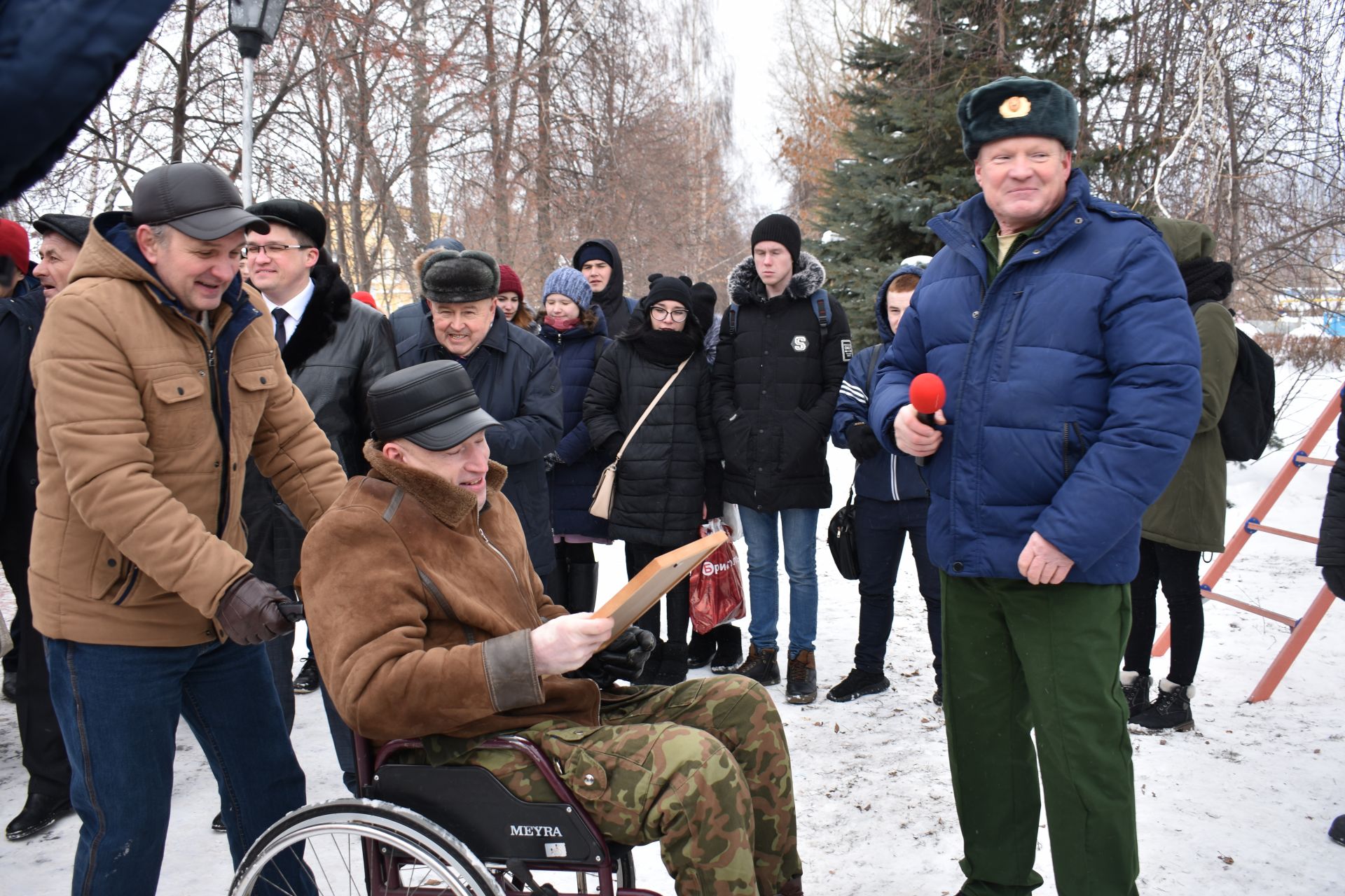 В Чистополе почтили память погибших солдат в Афганистане (фоторепортаж)