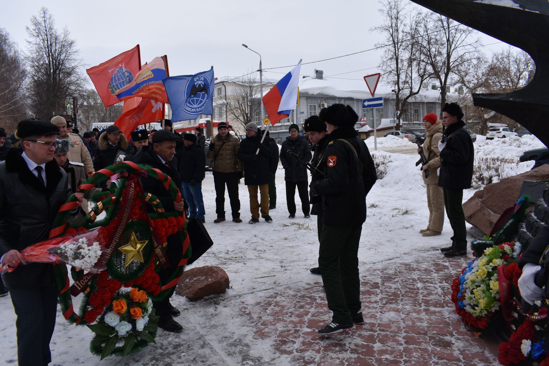 В Чистополе почтили память погибших солдат в Афганистане (фоторепортаж)