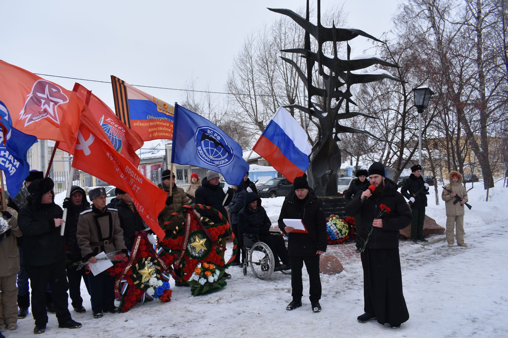 В Чистополе почтили память погибших солдат в Афганистане (фоторепортаж)