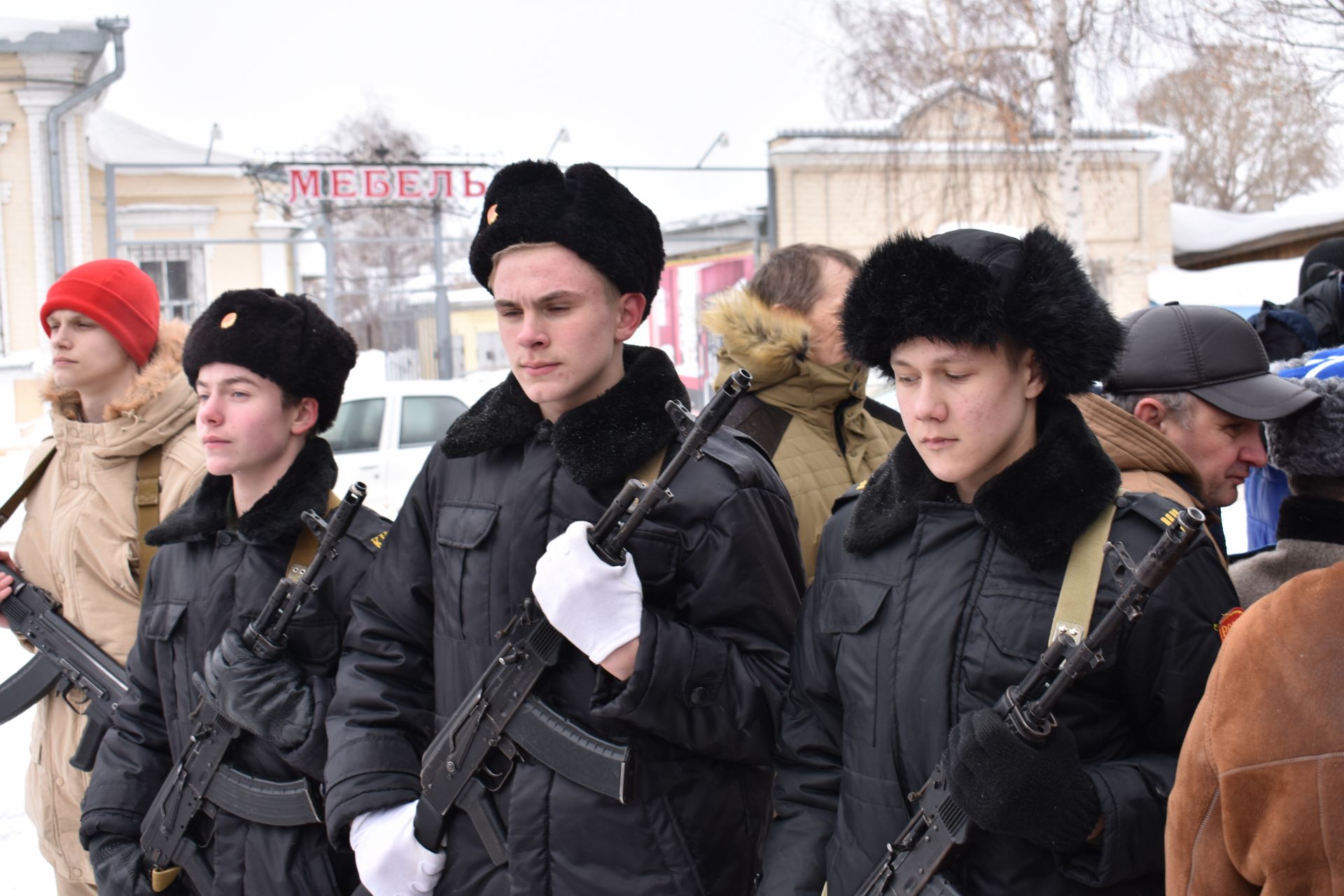 В Чистополе почтили память погибших солдат в Афганистане (фоторепортаж)