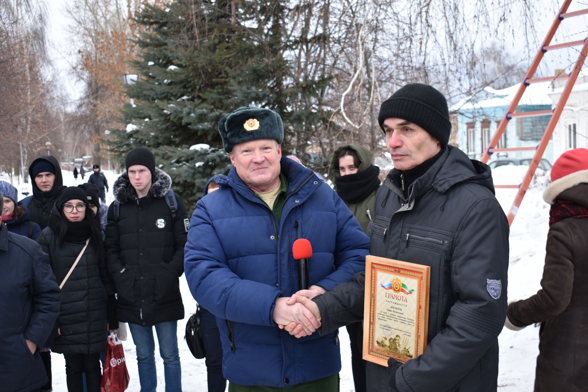 В Чистополе почтили память погибших солдат в Афганистане (фоторепортаж)