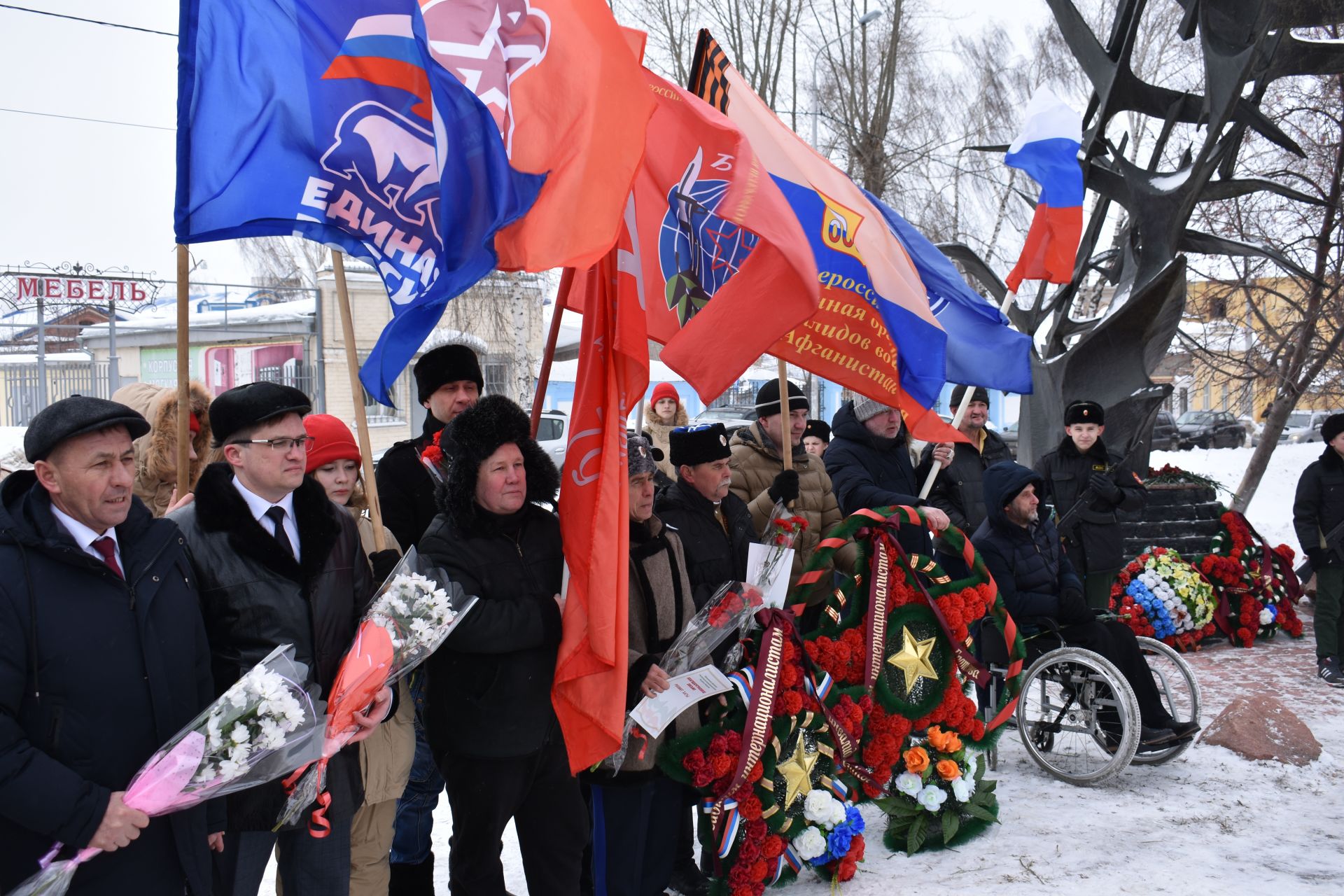 В Чистополе почтили память погибших солдат в Афганистане (фоторепортаж)