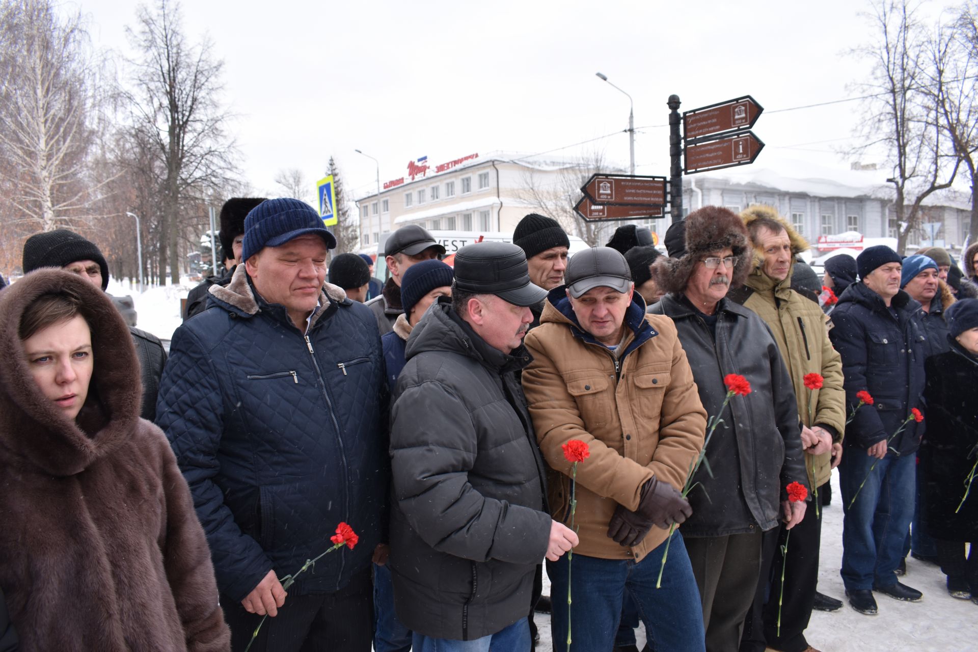 В Чистополе почтили память погибших солдат в Афганистане (фоторепортаж)