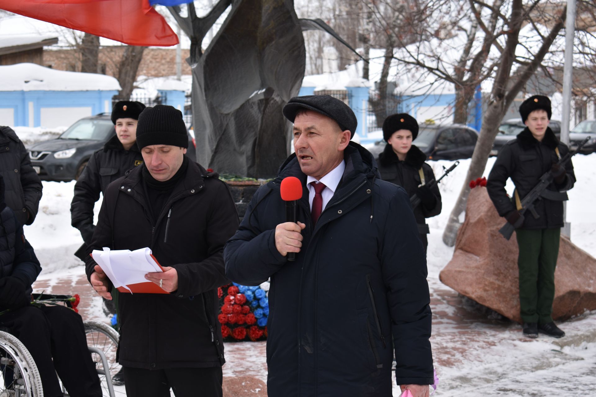 В Чистополе почтили память погибших солдат в Афганистане (фоторепортаж)