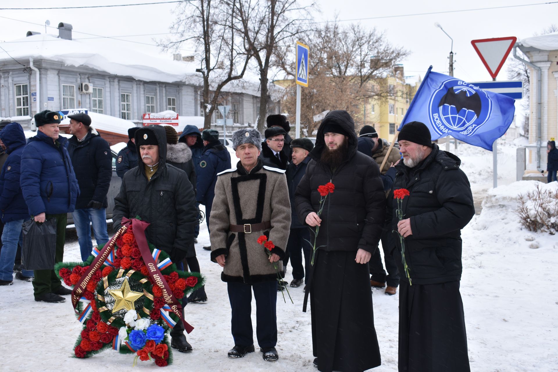 В Чистополе почтили память погибших солдат в Афганистане (фоторепортаж)