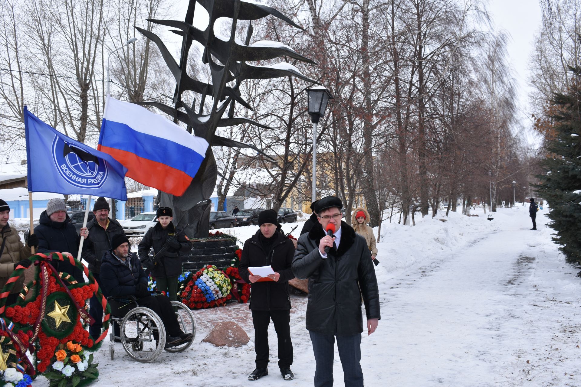 В Чистополе почтили память погибших солдат в Афганистане (фоторепортаж)